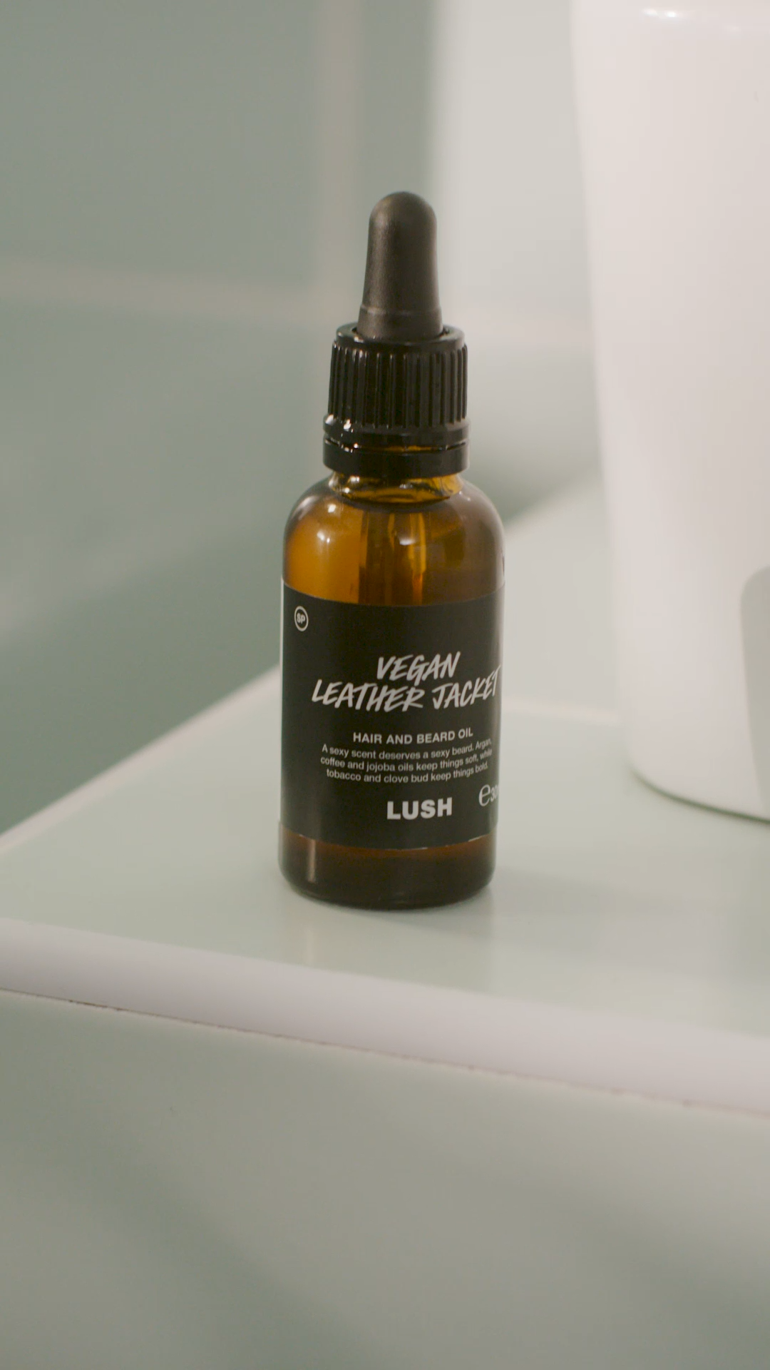 ヴィーガンレザージャケット ヘア＆ビアードオイル | LUSH