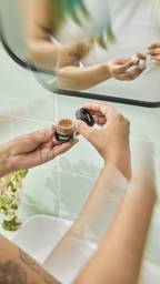 01_buzz_lip_scrub_mothers_day_