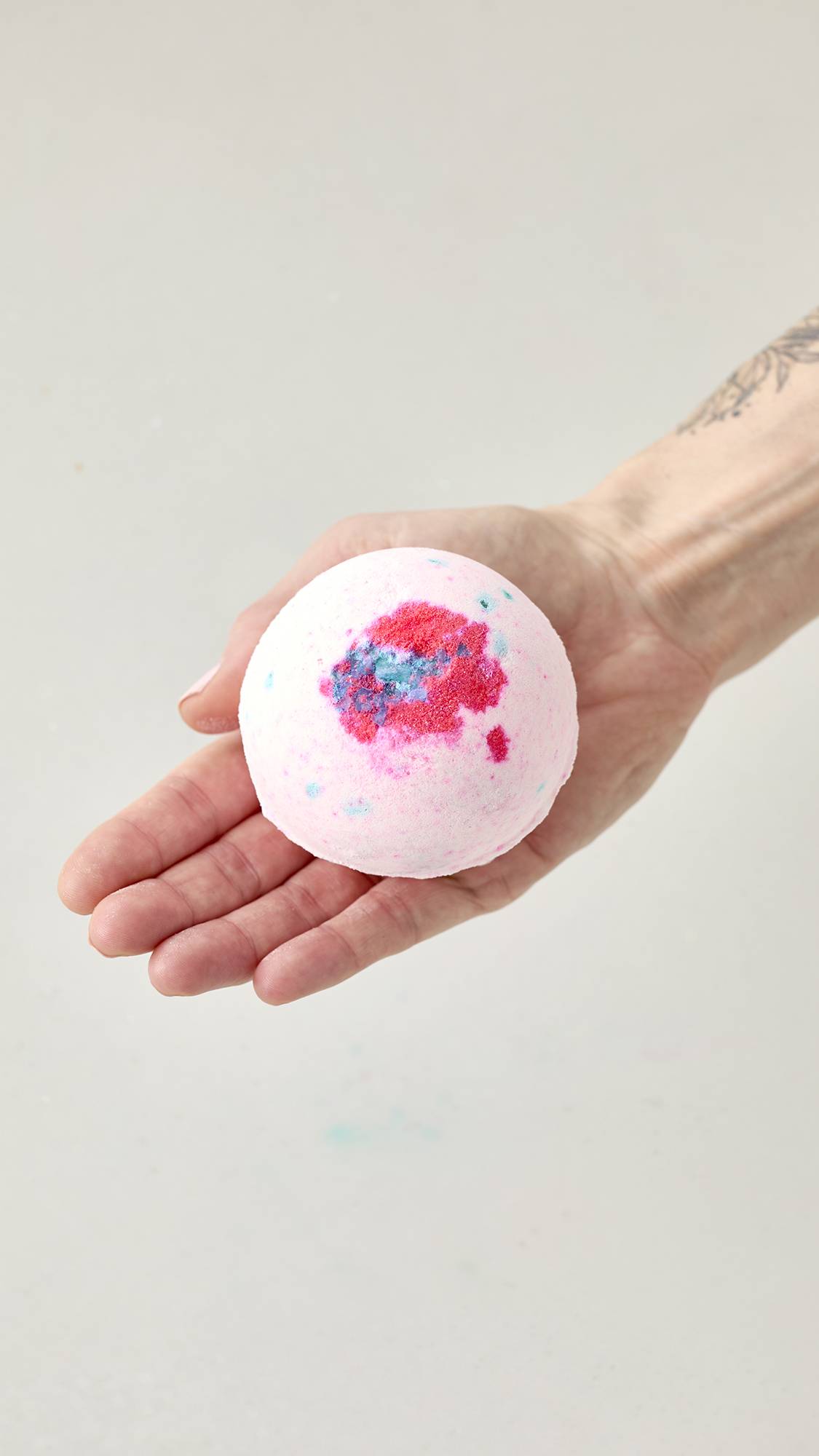 エクイティ（桜日記）バスボム | LUSH