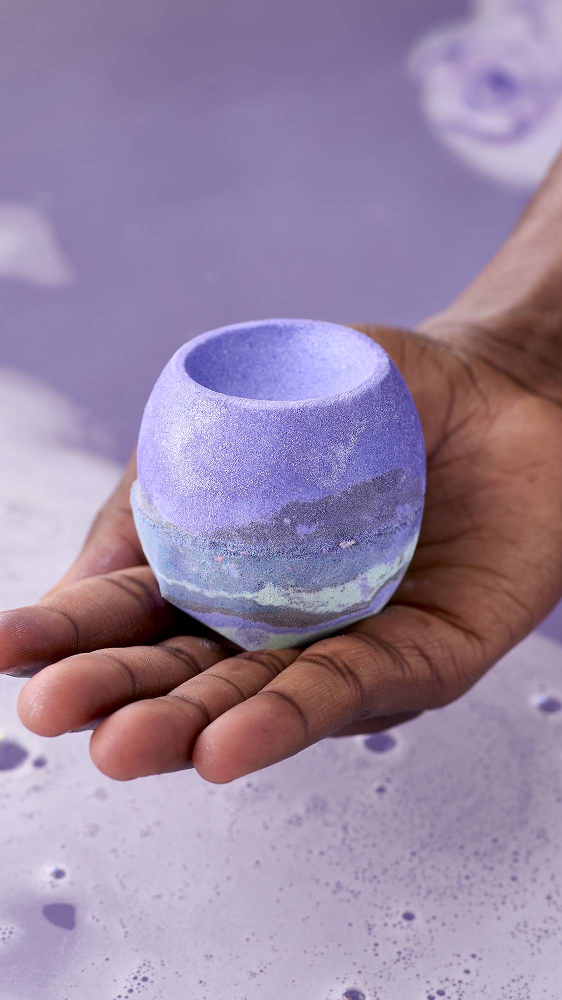 ゴッデス ボム バスボム | LUSH