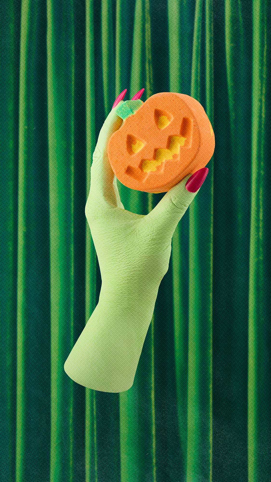 Punkin Pumpkin Bath Bomb | LUSH