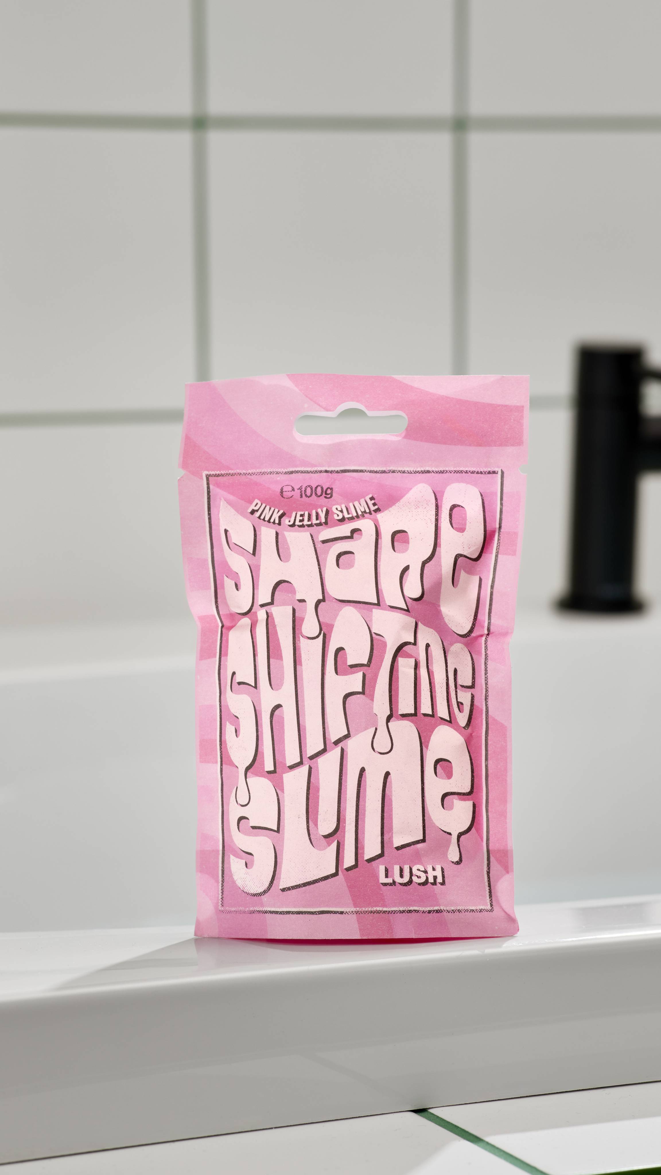 シェイプシフティングスライム ジェリーボムパウダー ピンク | LUSH