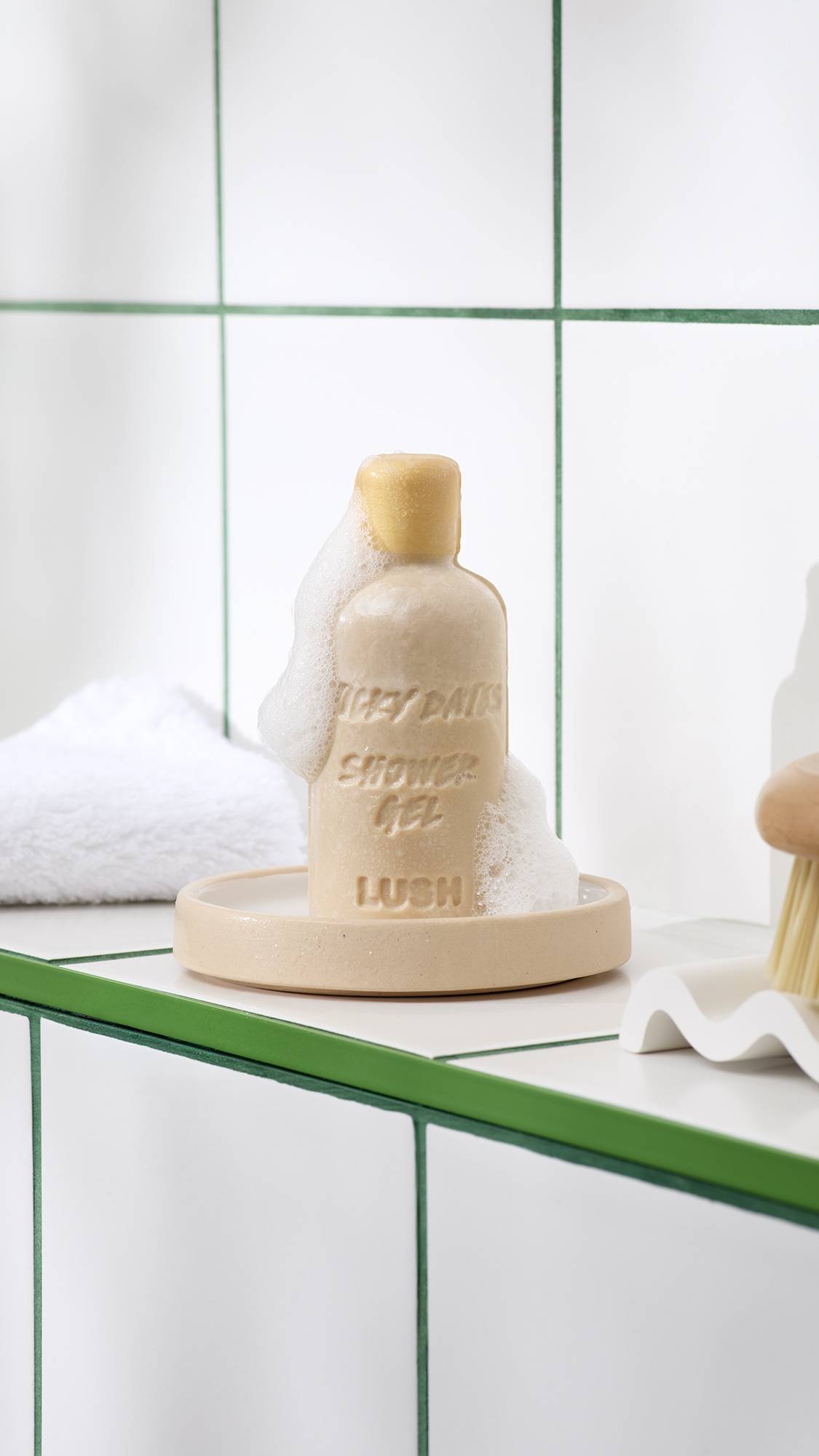 スティッキーフルーツ ネイキッド シャワージェル | LUSH