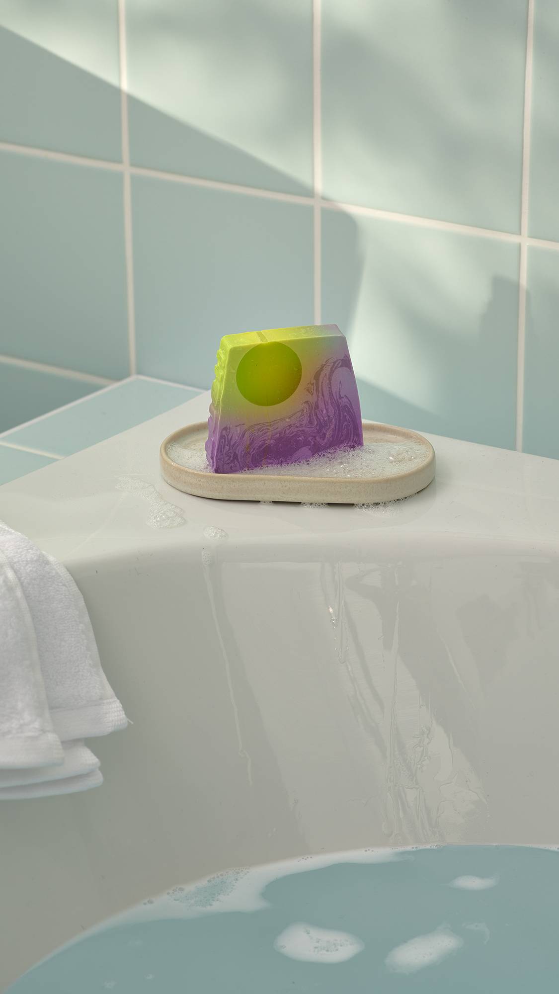 トゥーザムーンアンドバック ソープ | LUSH
