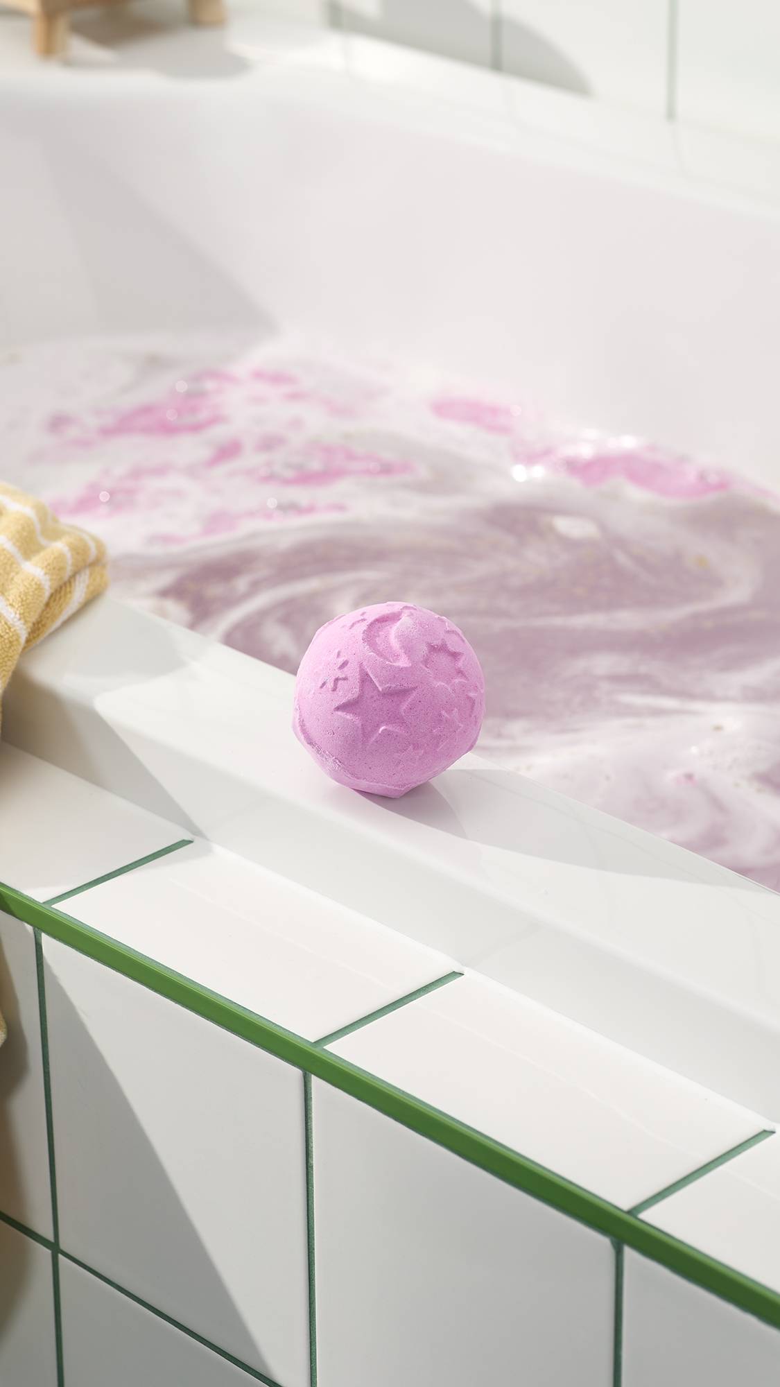 Twilight Bath Bomb | LUSH