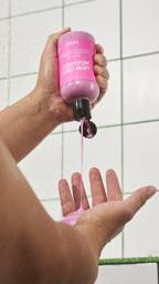 スノーフェアリーミルクシェイク シャワージェル | LUSH