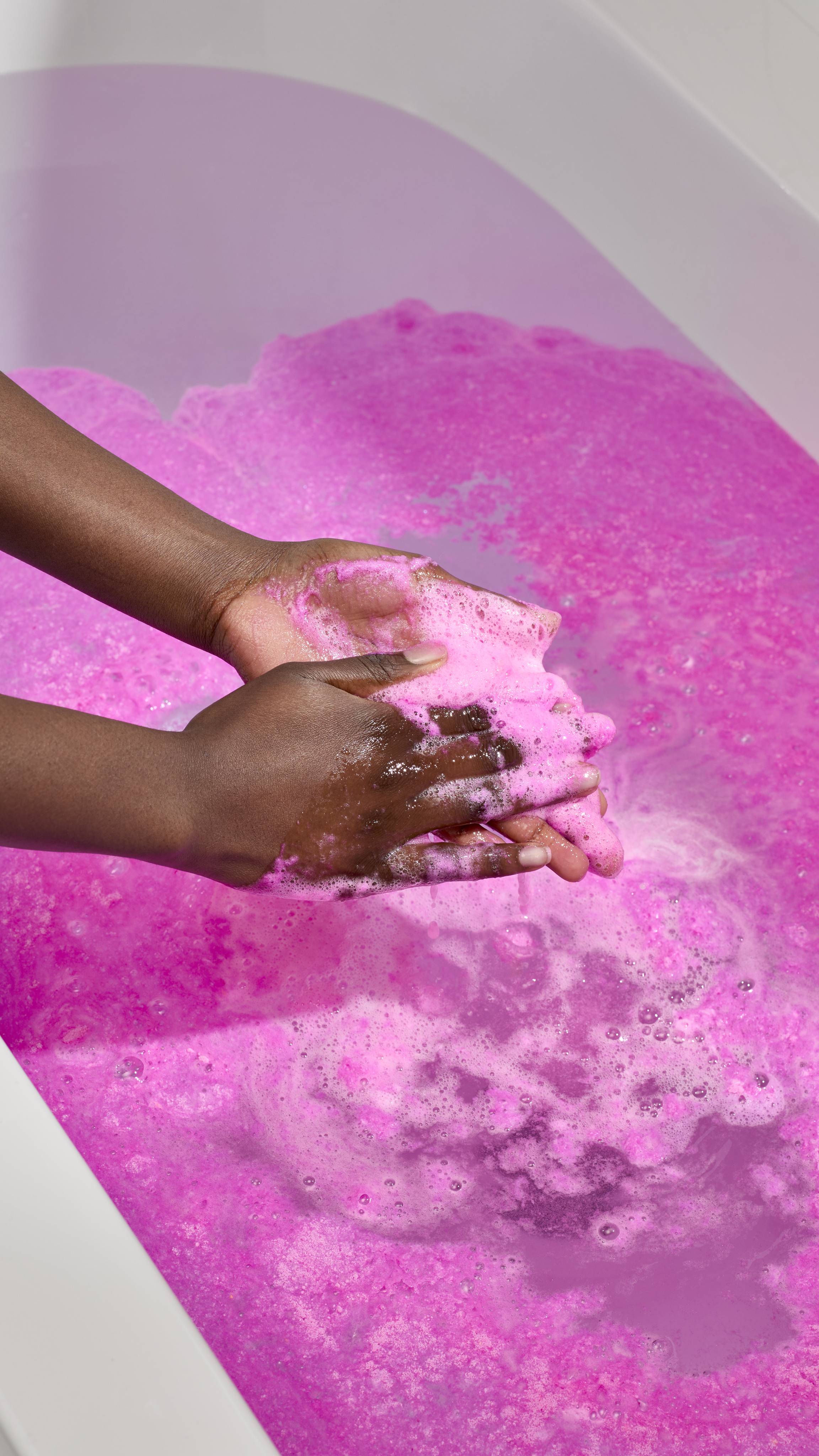 シェイプシフティングスライム ジェリーボムパウダー ピンク | LUSH