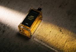 1000_kisses_deep_perfume_hero_