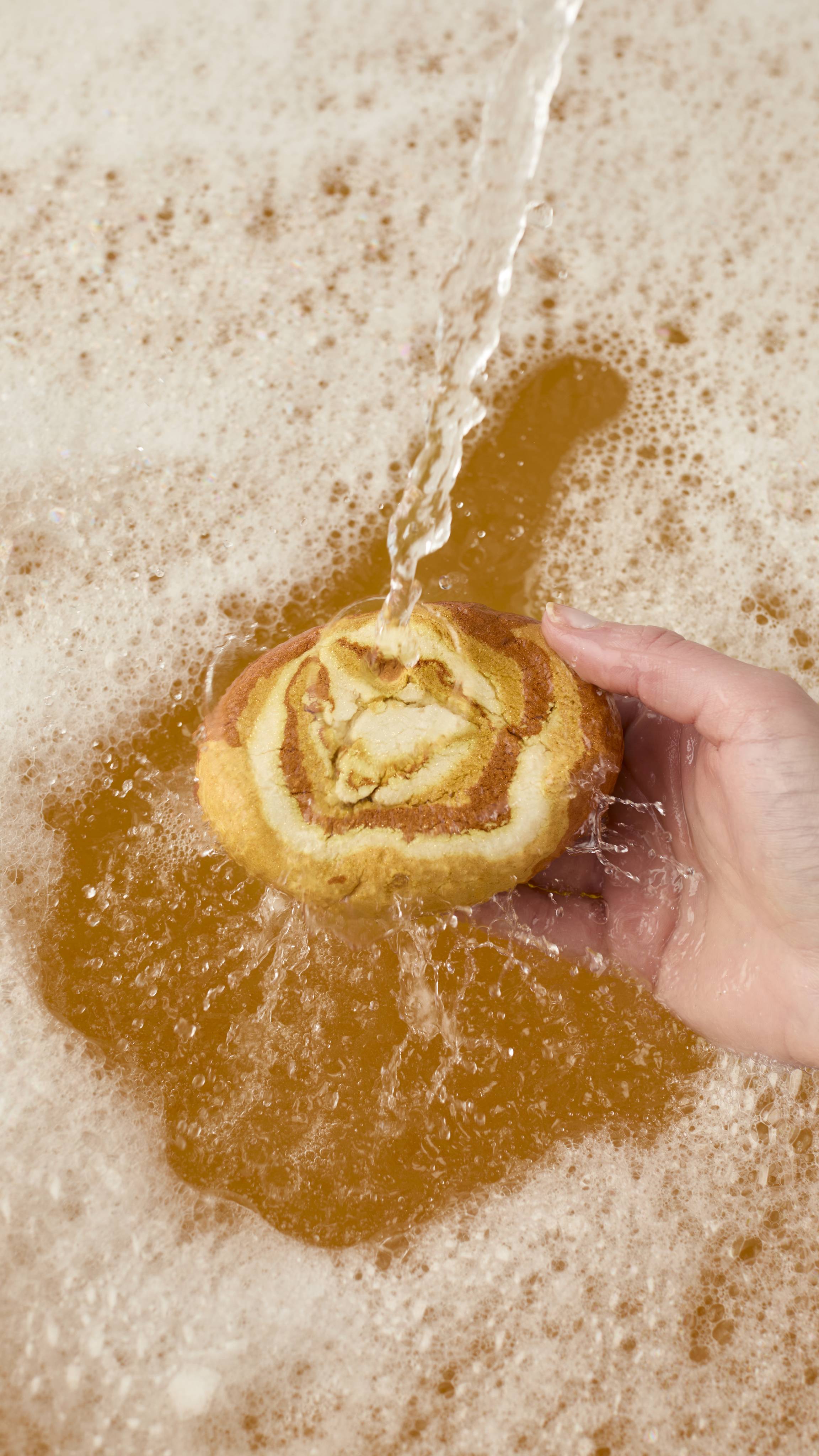 Swirly Sticky Dates Bubble Bar