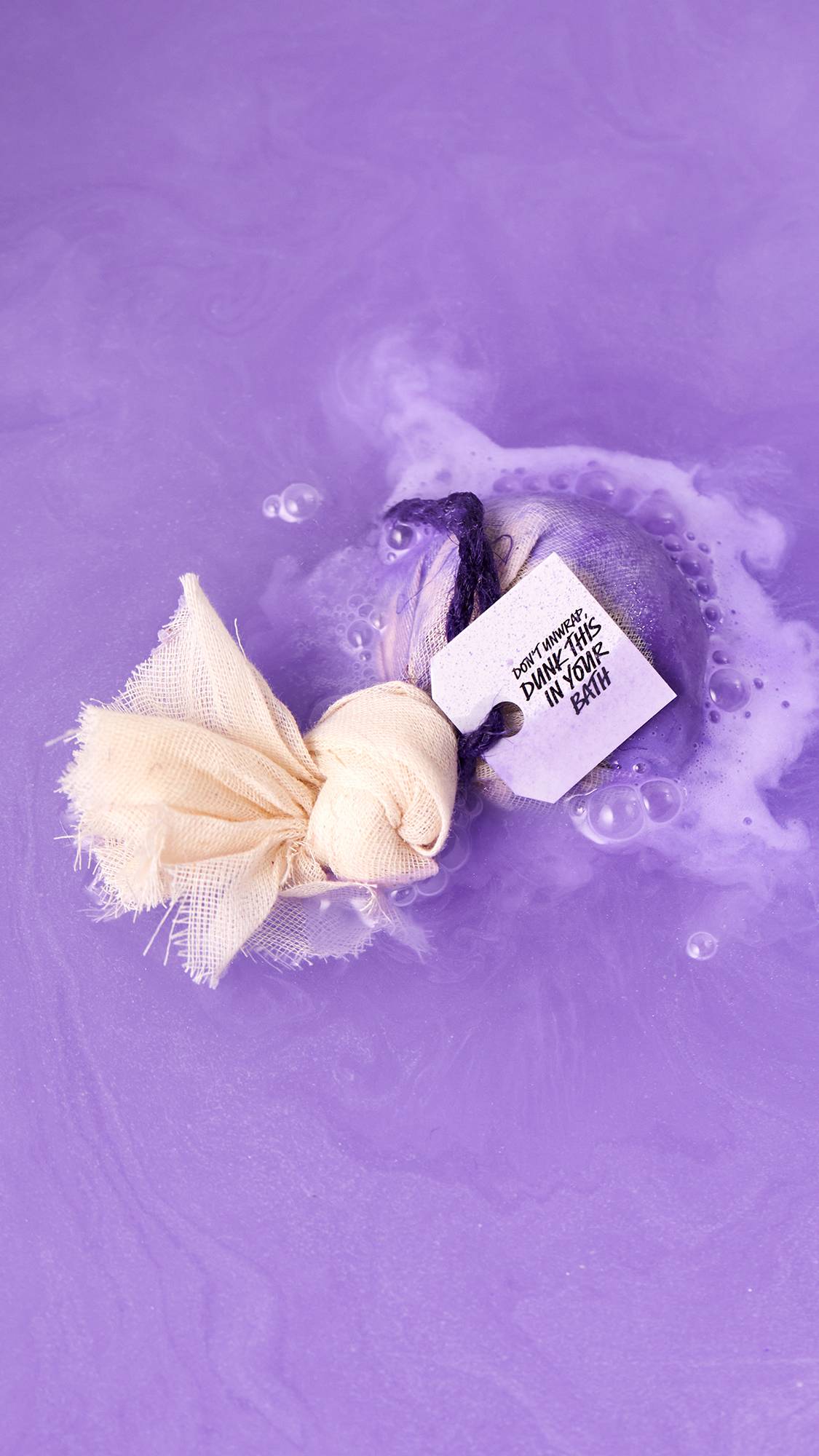 Dreamy Oaty Lavender Cataplasm Bath Bomb