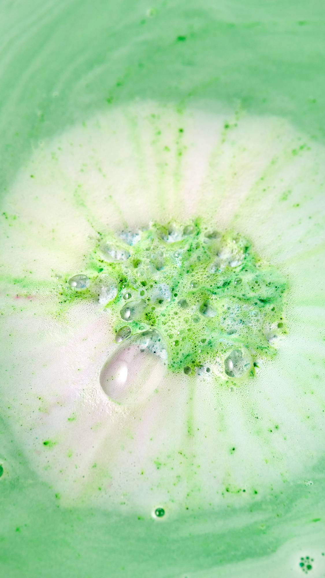 A Mo-Ment For Life Bath Bomb