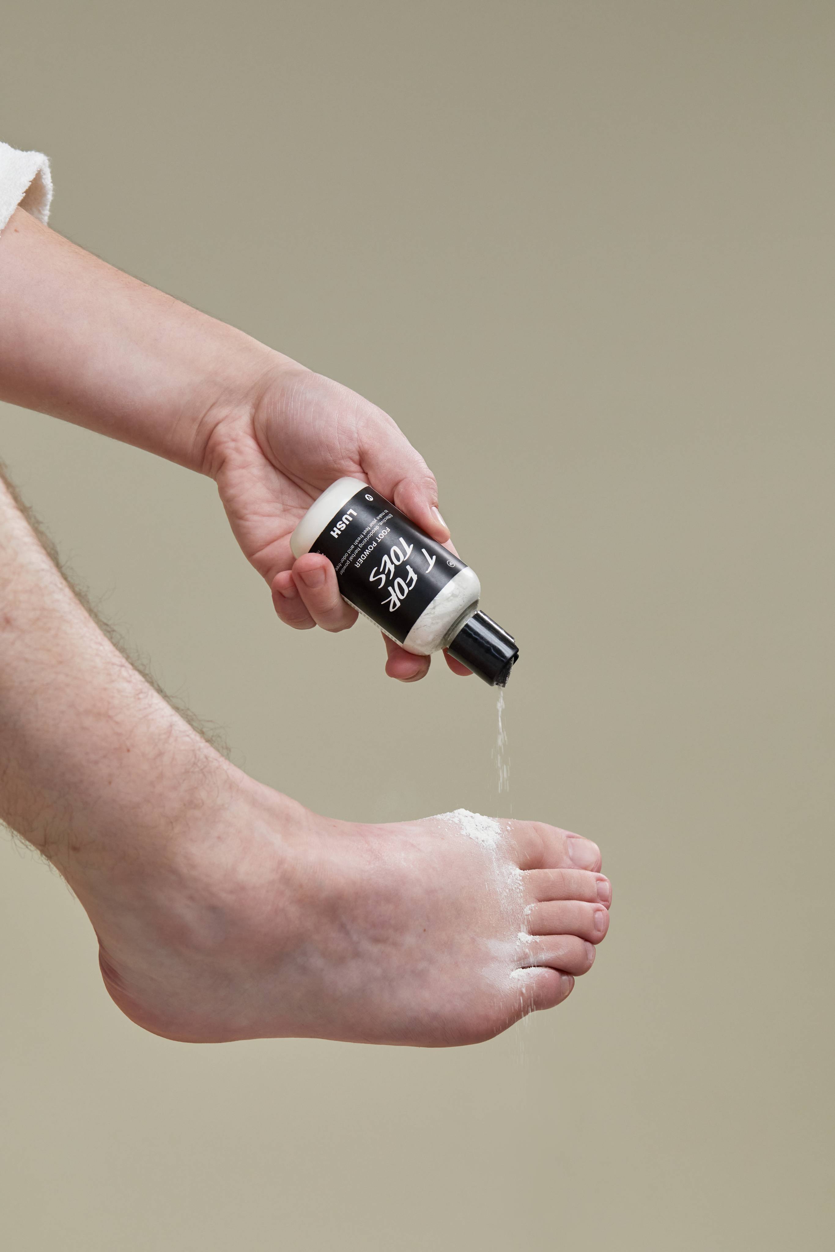 LUSH（lush）ラッシュ　素足のTブレイク パウダー65g ３個入り Amazon.co.jp: ラッシュジャパン LUSH ラッシュ 素足のTブレイク