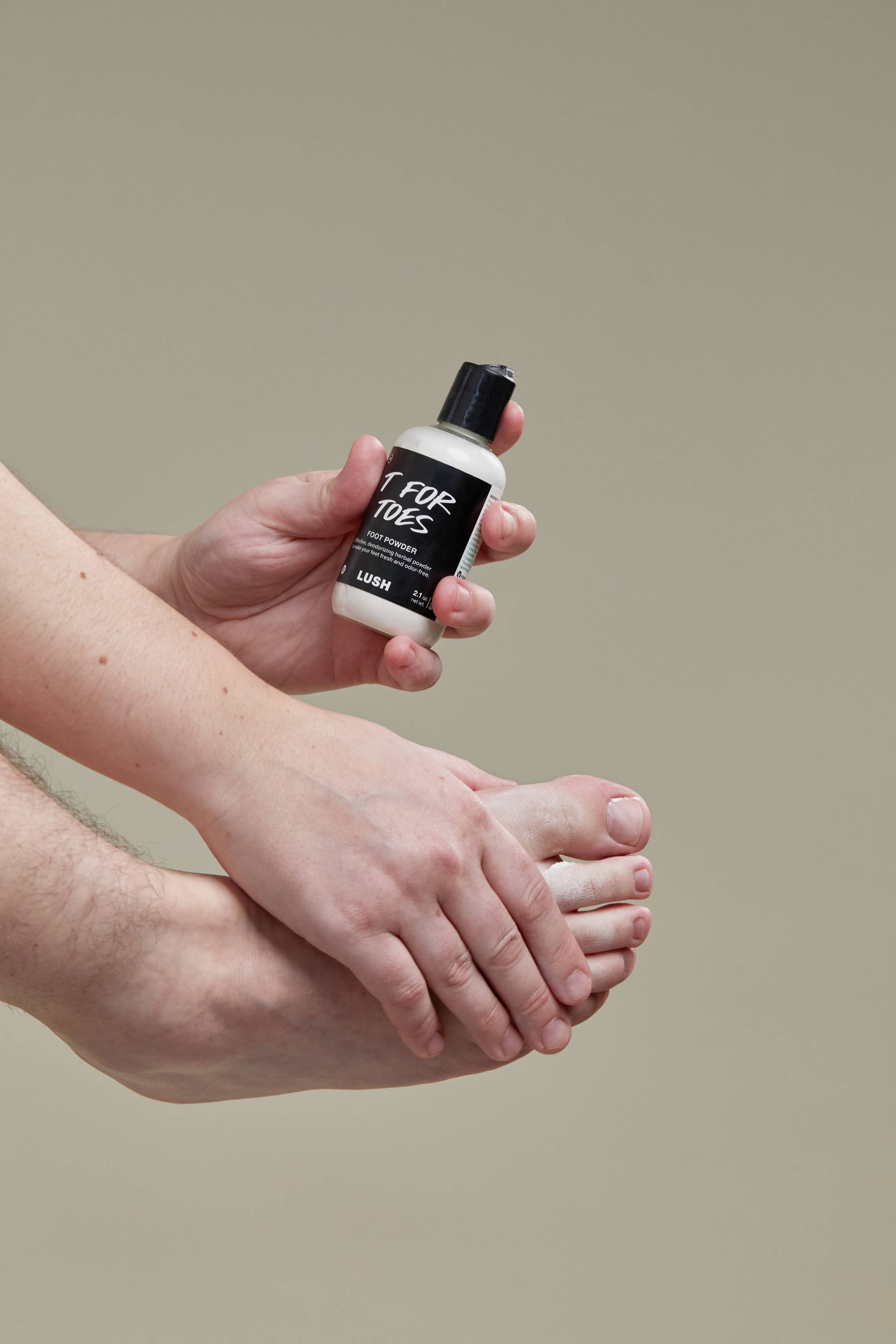 An image of LUSH | T for Toes | Foot Powder | Tea Tree & Lime Foot Refresher