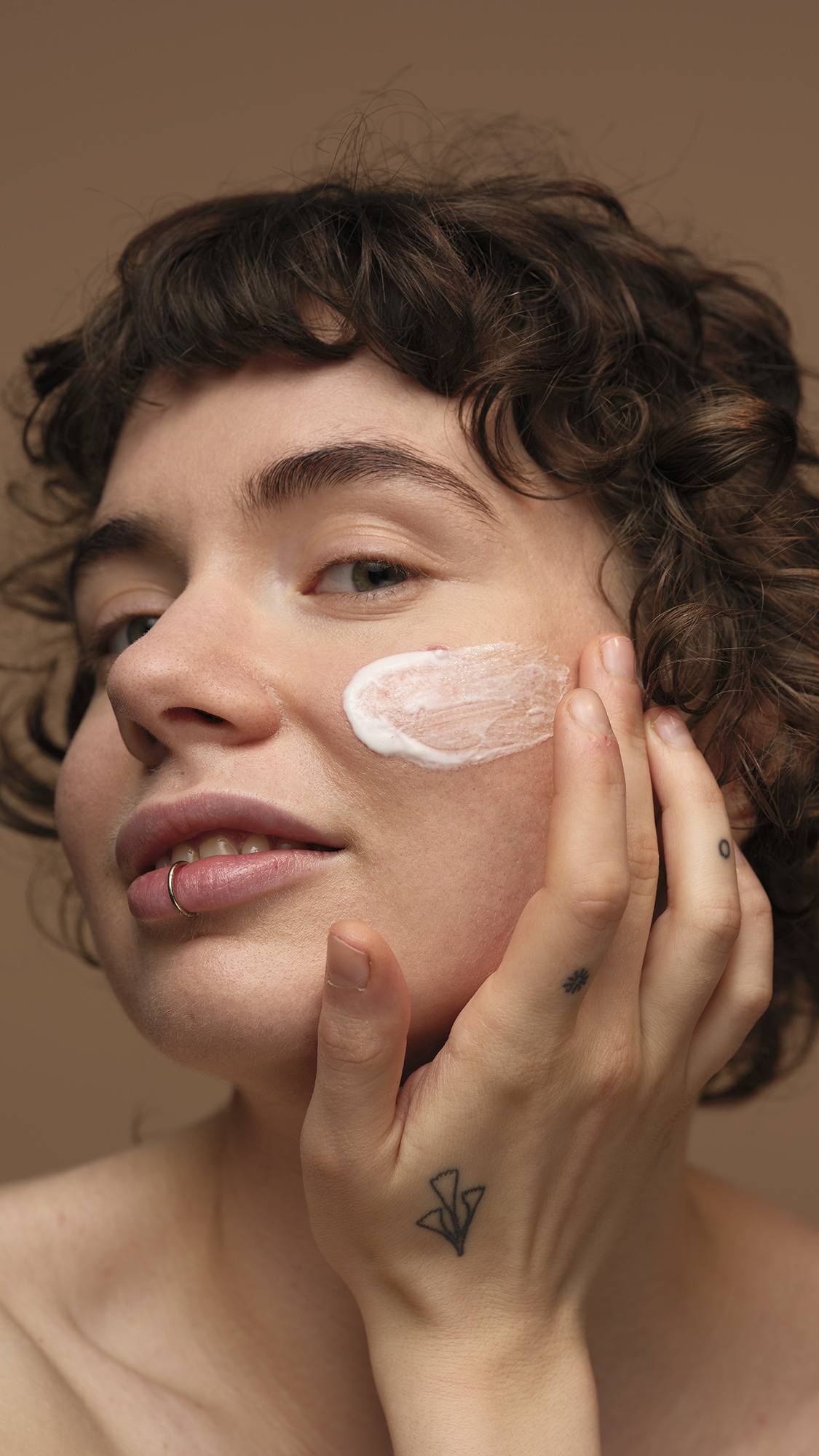 An image of LUSH | Vanishing Cream (Preserved) | Moisturiser | Shea Butter & Soothing Linsee...