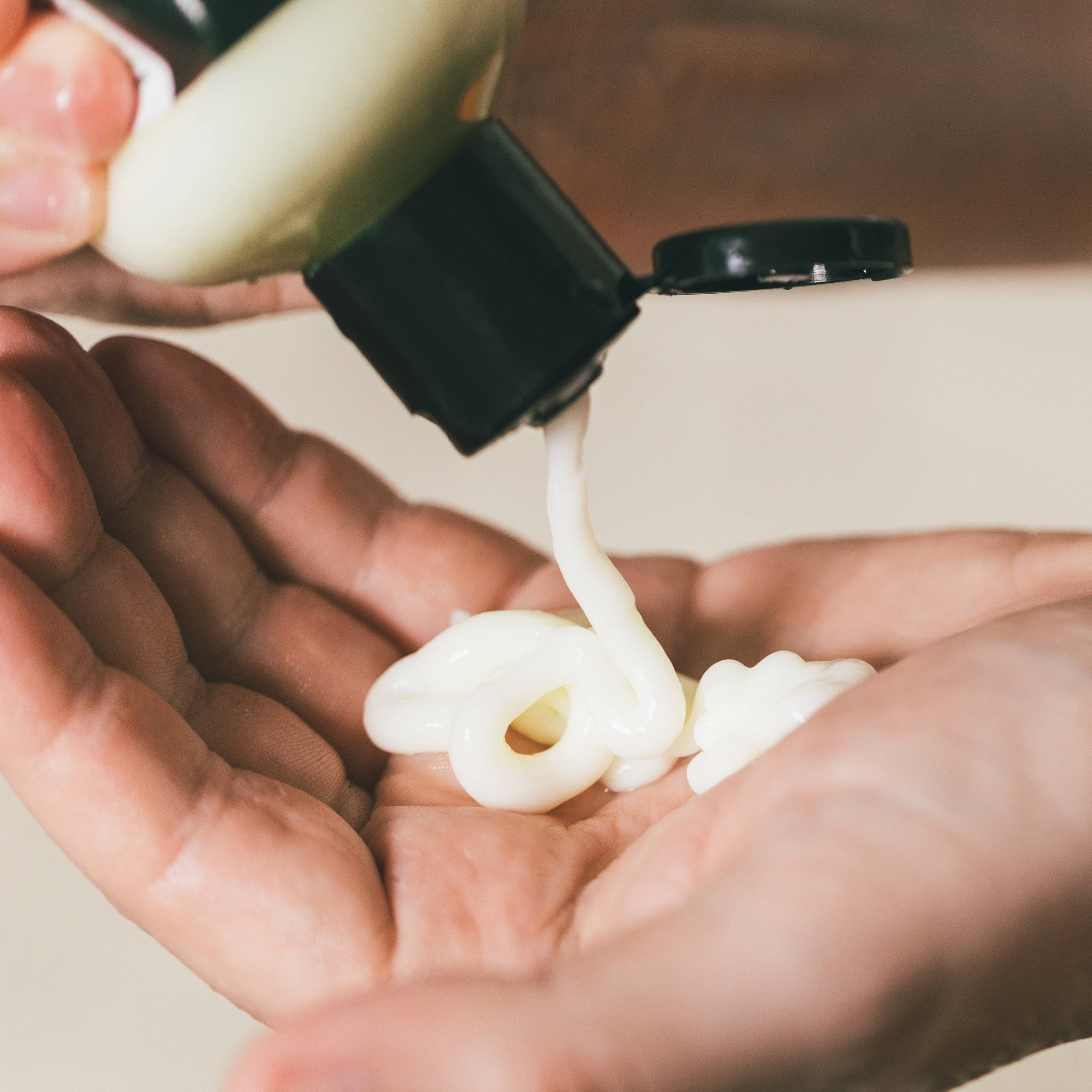 An image of LUSH | Happy Happy Joy Joy | Conditioner | Hair Conditioning Neroli & Turkish Ro...