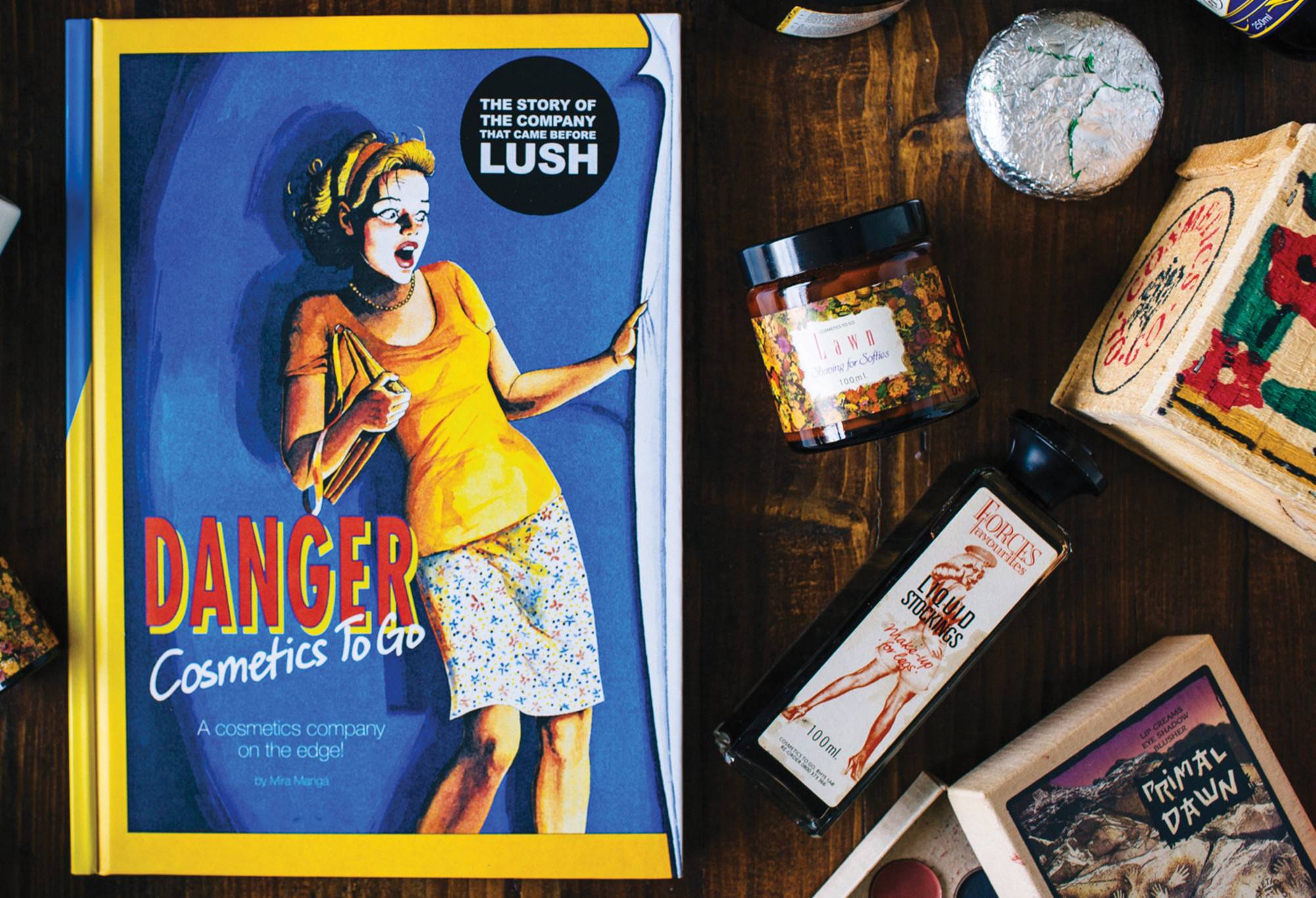 デンジャー！ コスメティクス・トゥ・ゴー BOOK | LUSH