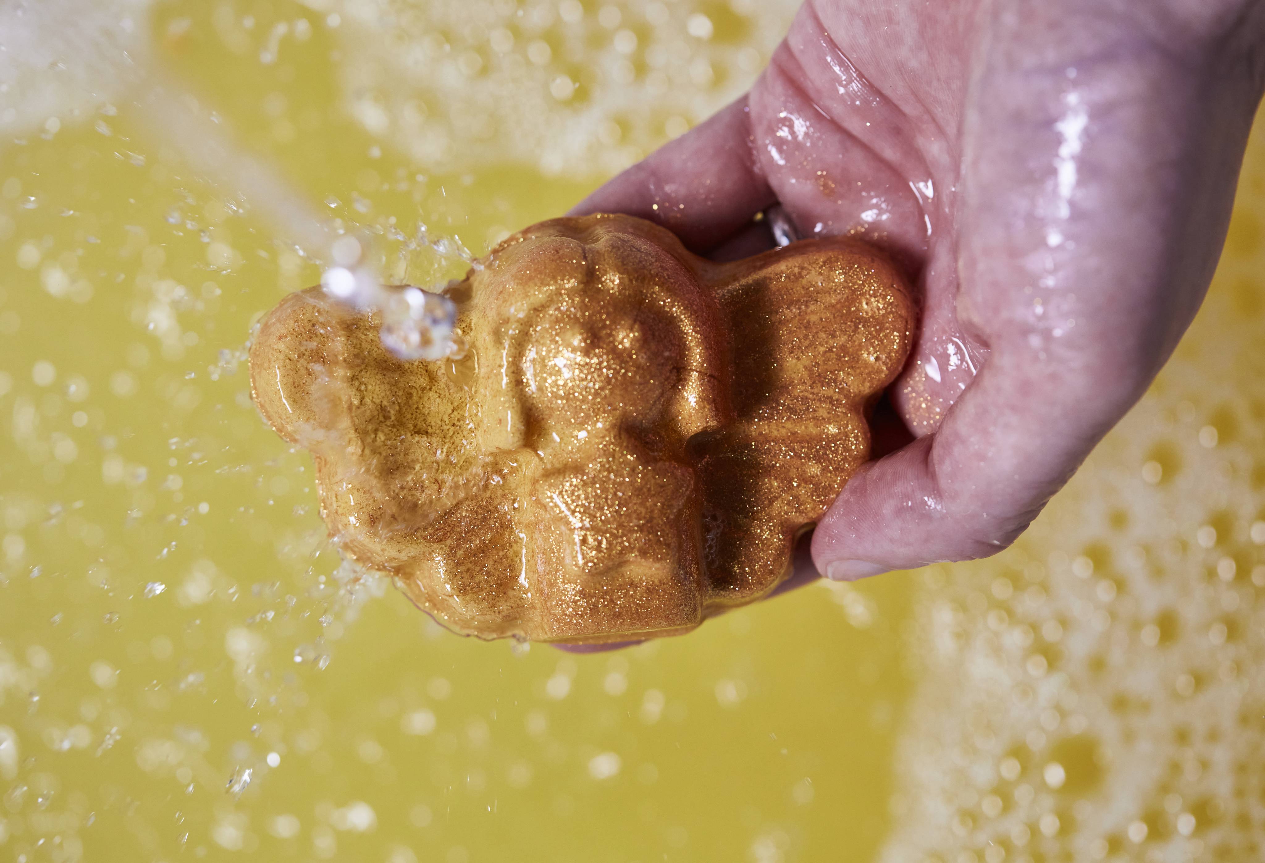 ゴールデンエンジェル バブルバー | LUSH