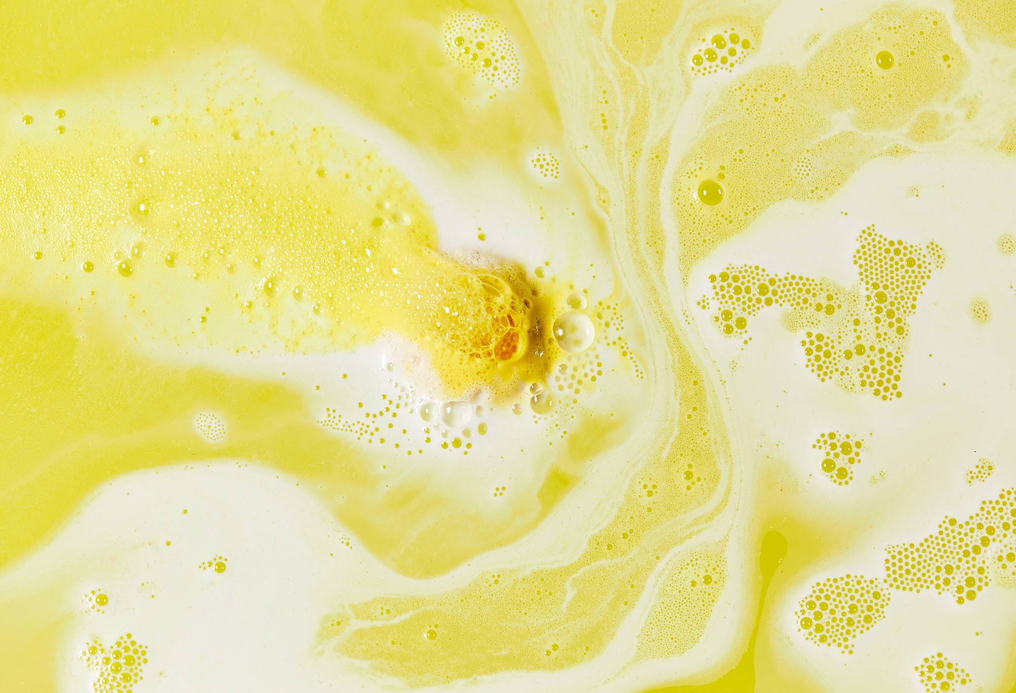 The Golden Egg | Bath Bomb | LUSH