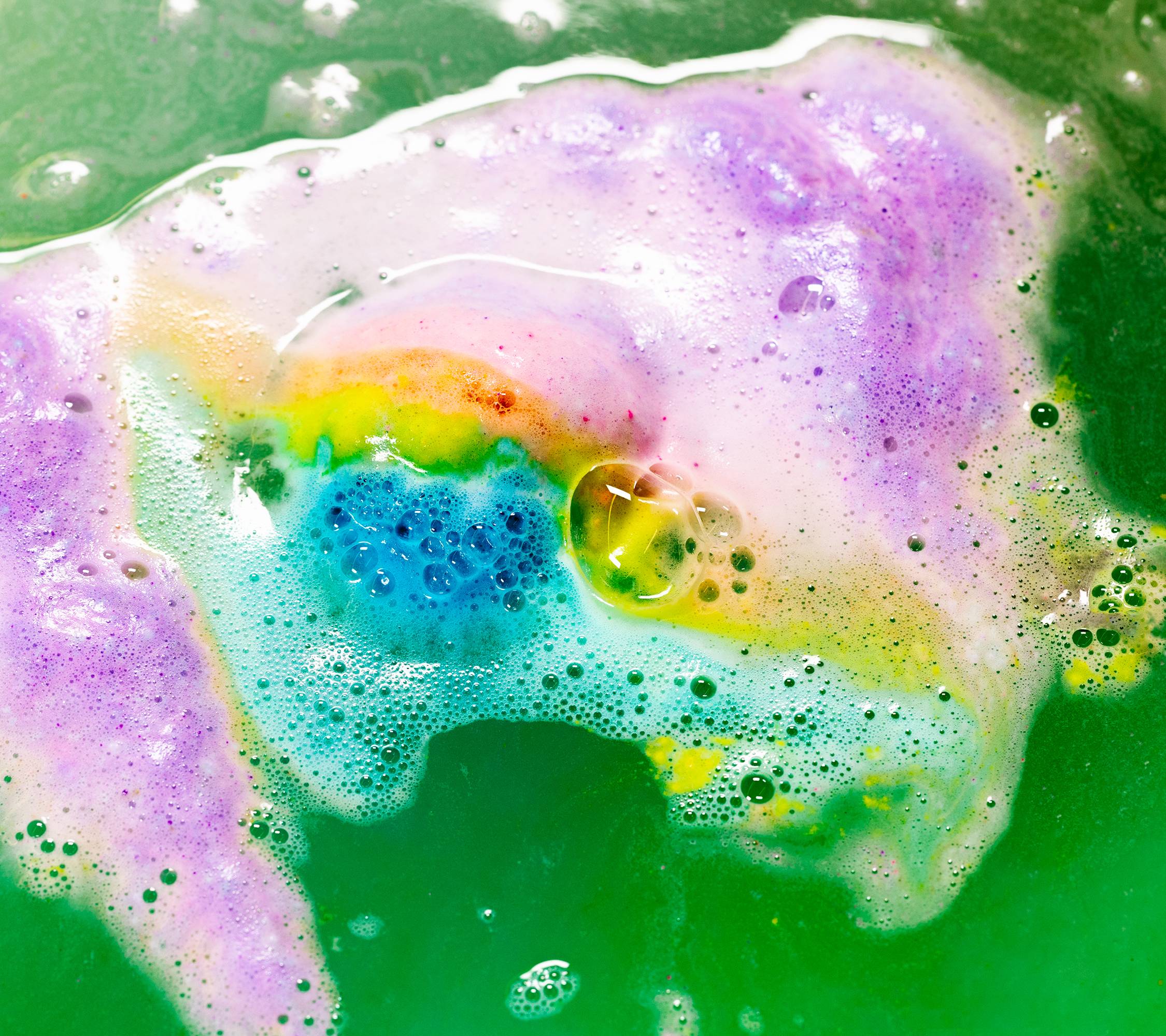 グルービー カインド オブ ラブ バスボム | LUSH