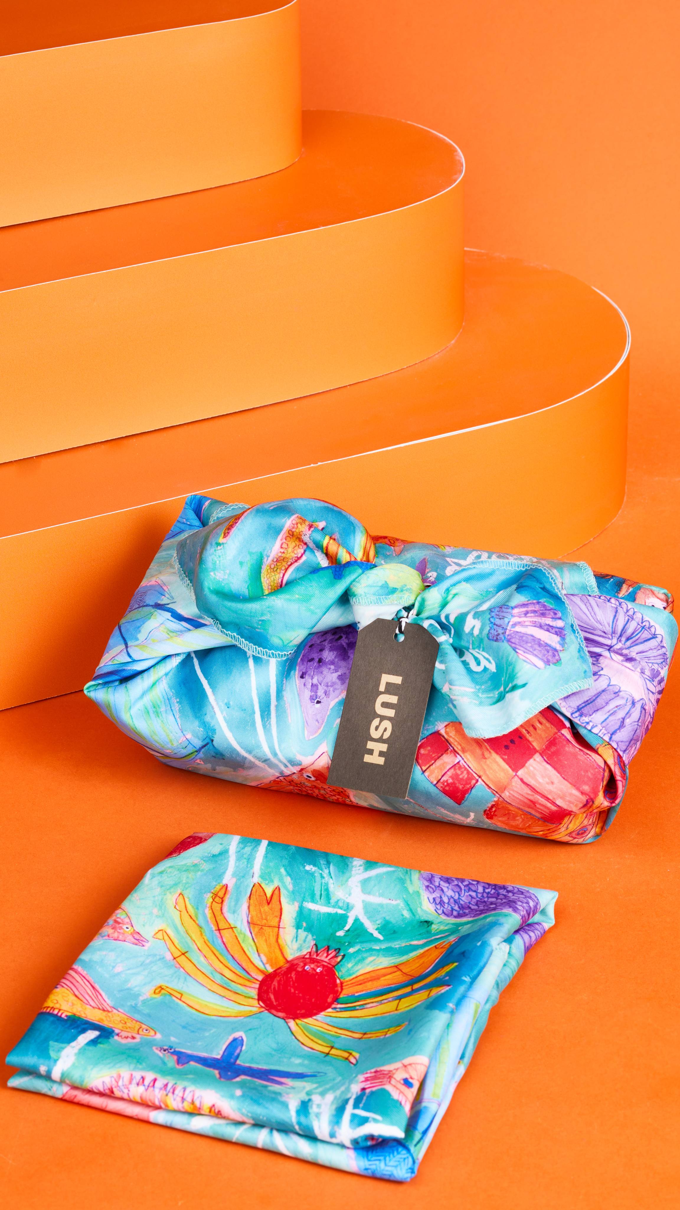 ハピネス メイクス ア スプラッシュ ノットラップ | LUSH