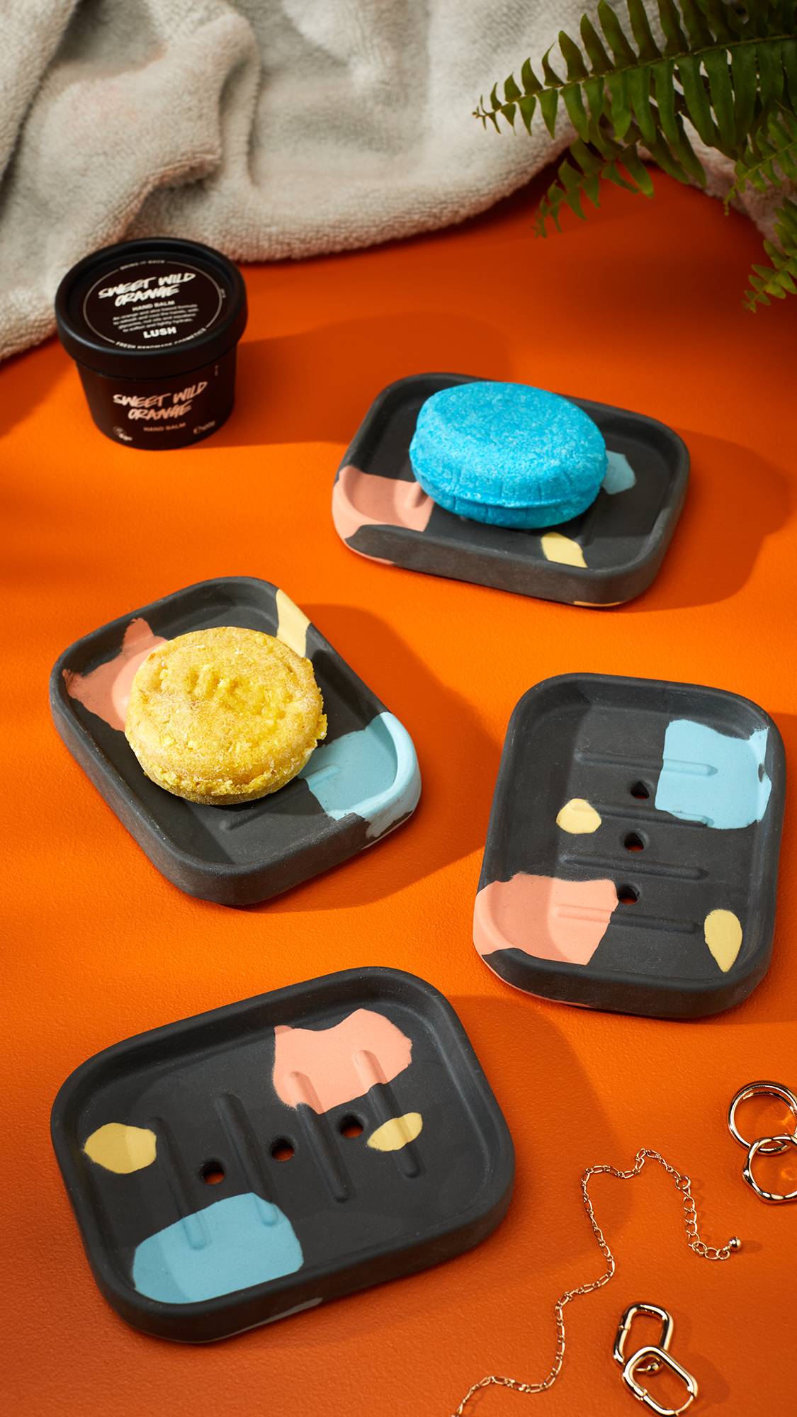 カレイドスコープ ソープディッシュ | LUSH