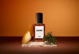 karma_30ml_perfume_hero_landsc