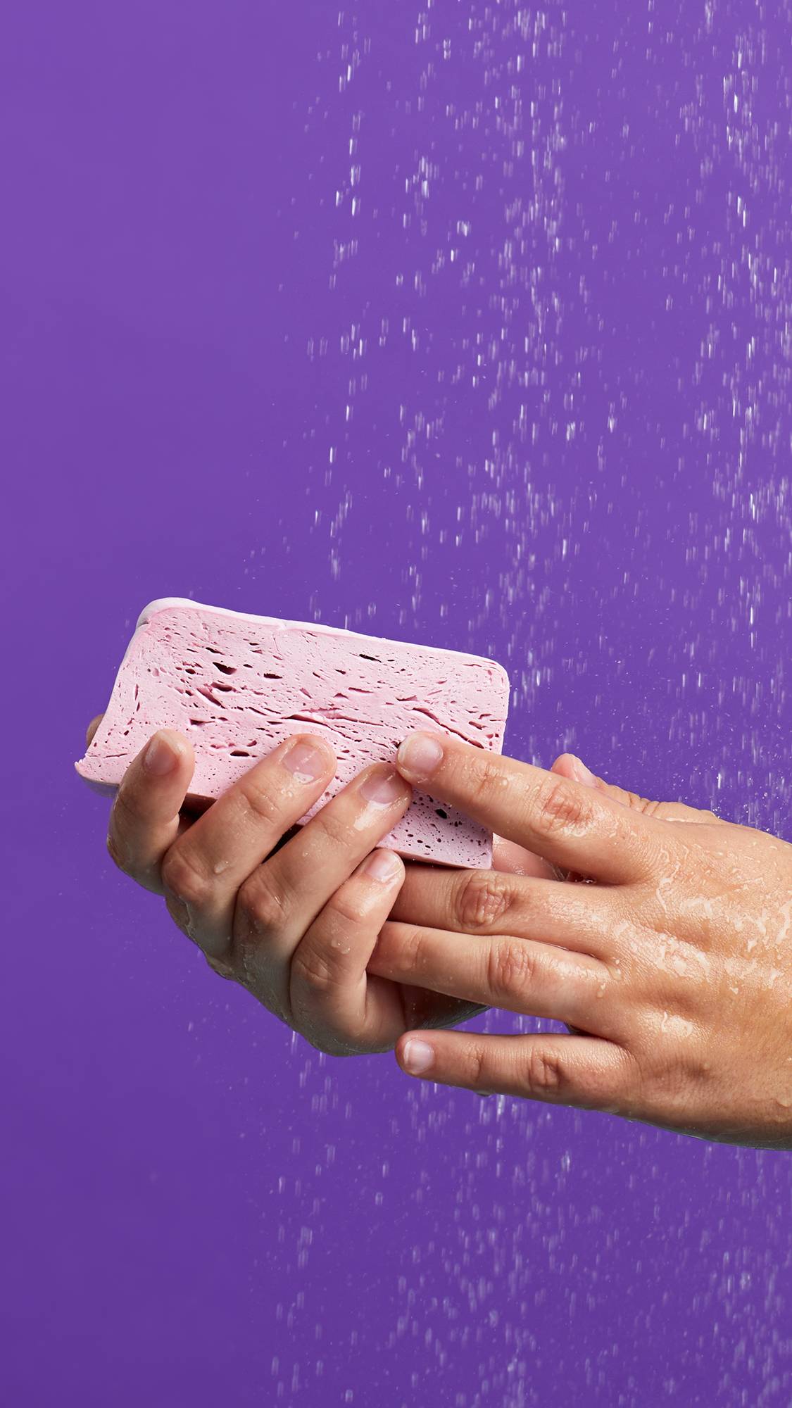 キープ イット フラッフィ フローティングソープ | LUSH
