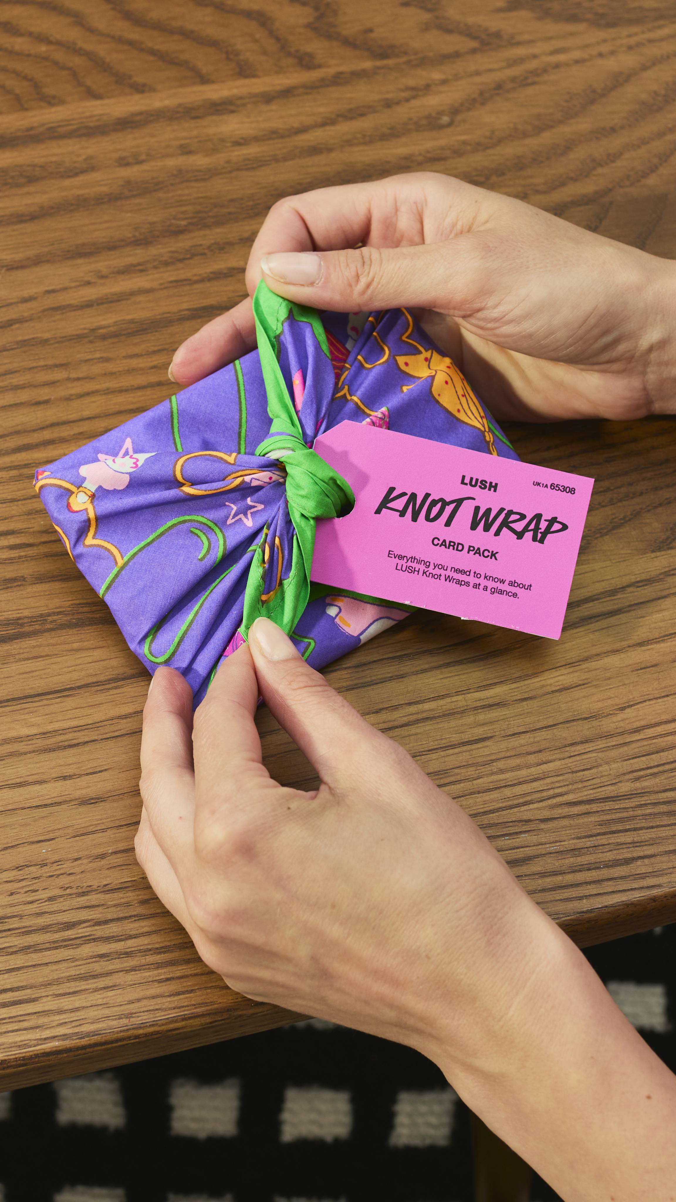 LUSH KNOT WRAP CARD PACK | ノットラップ カードパック（風呂敷の使用