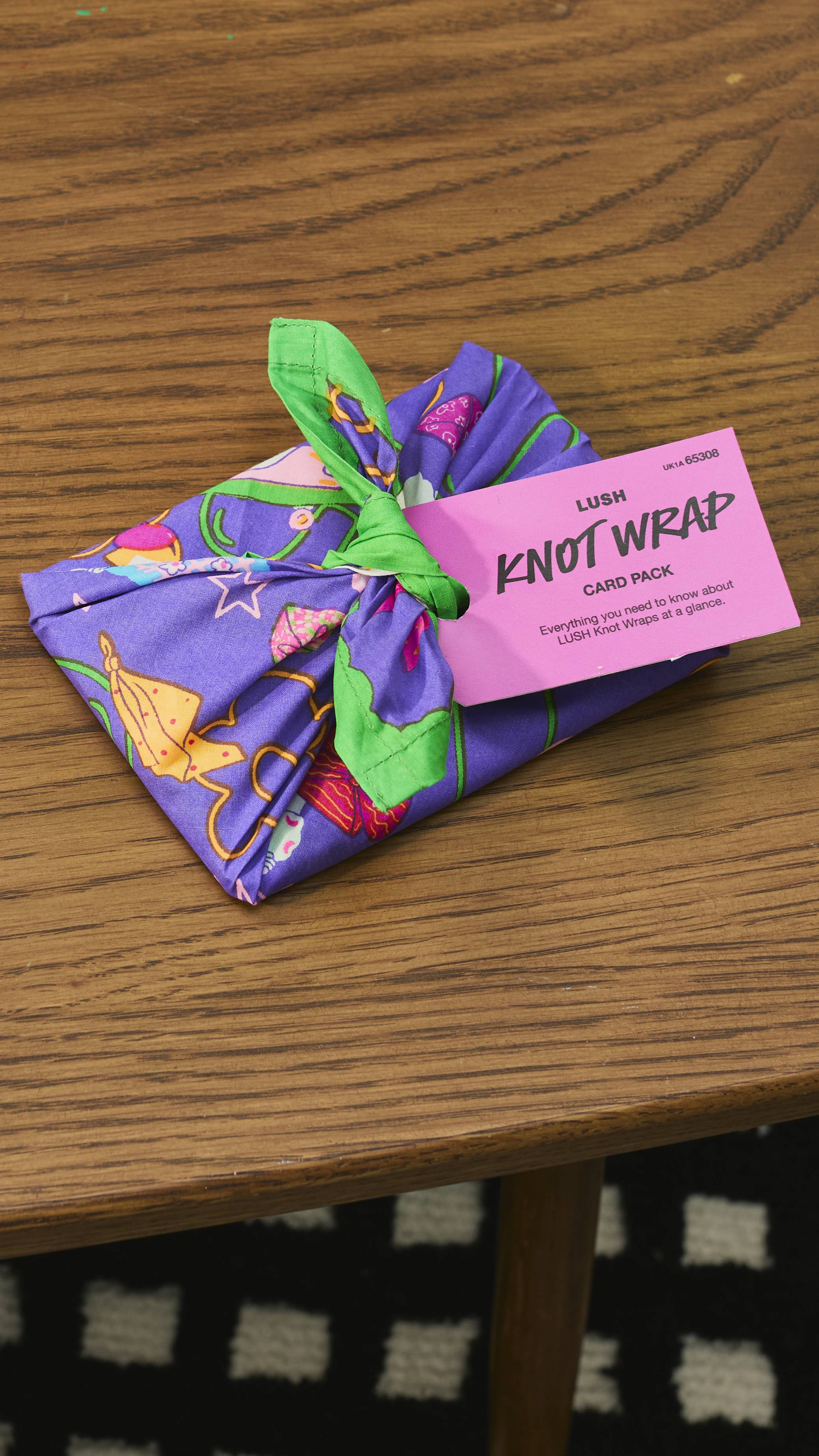 LUSH KNOT WRAP CARD PACK | ノットラップ カードパック（風呂敷の使用