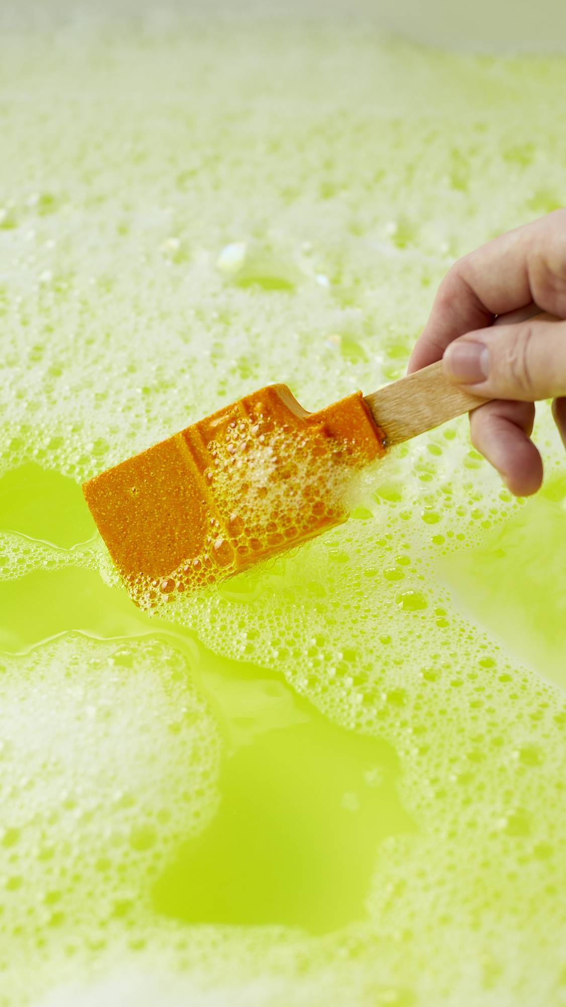 Lemon Bubble Brush Reusable Bubble Bar