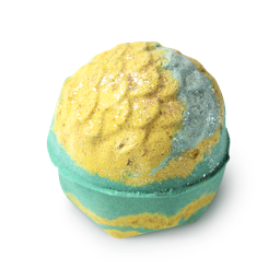 Melusine. A round bath bomb, with yellow, aquamarine and turquoise shades, with a scallop pattern and large pieces of glitter.