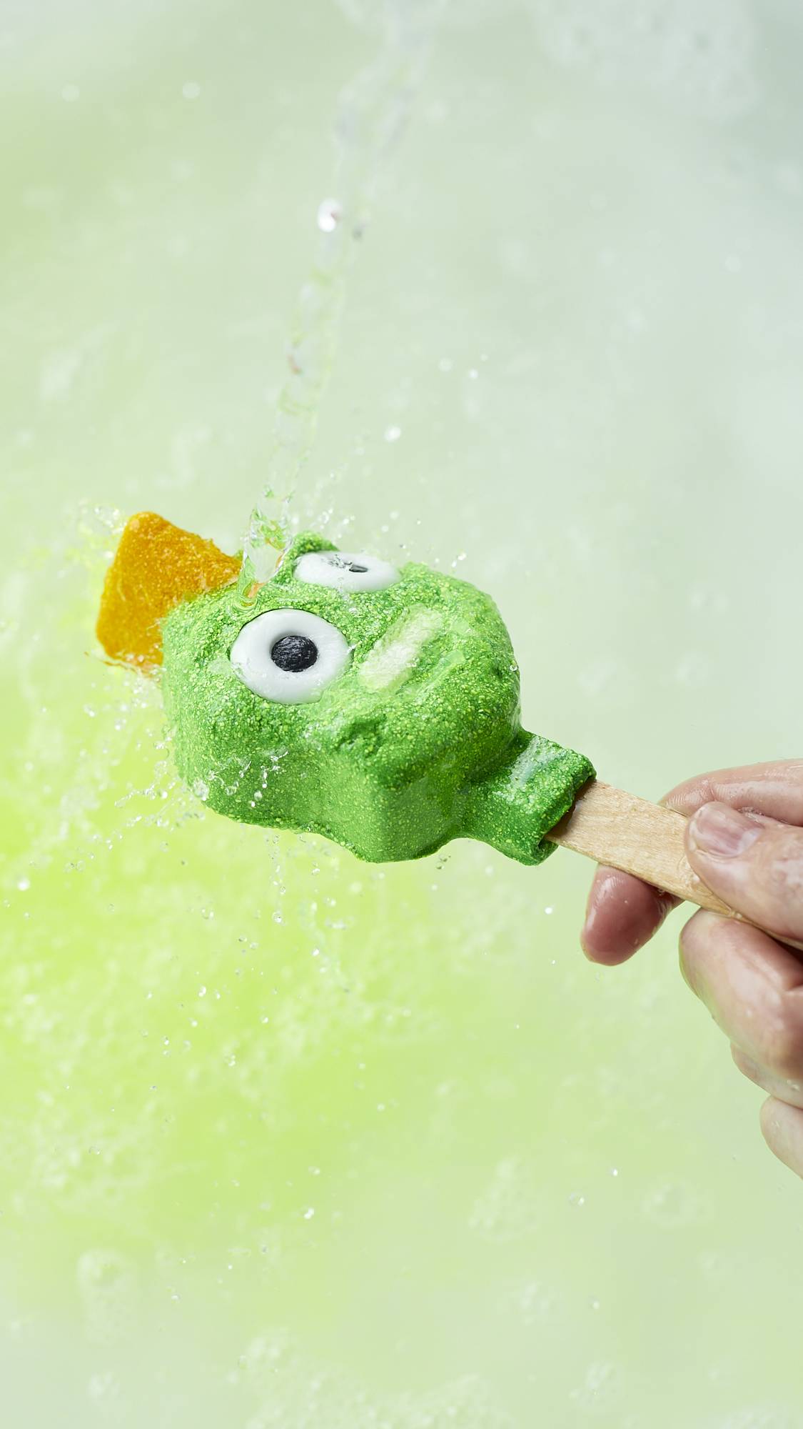 Monster Jay-Hawk Reusable Bubble Bar