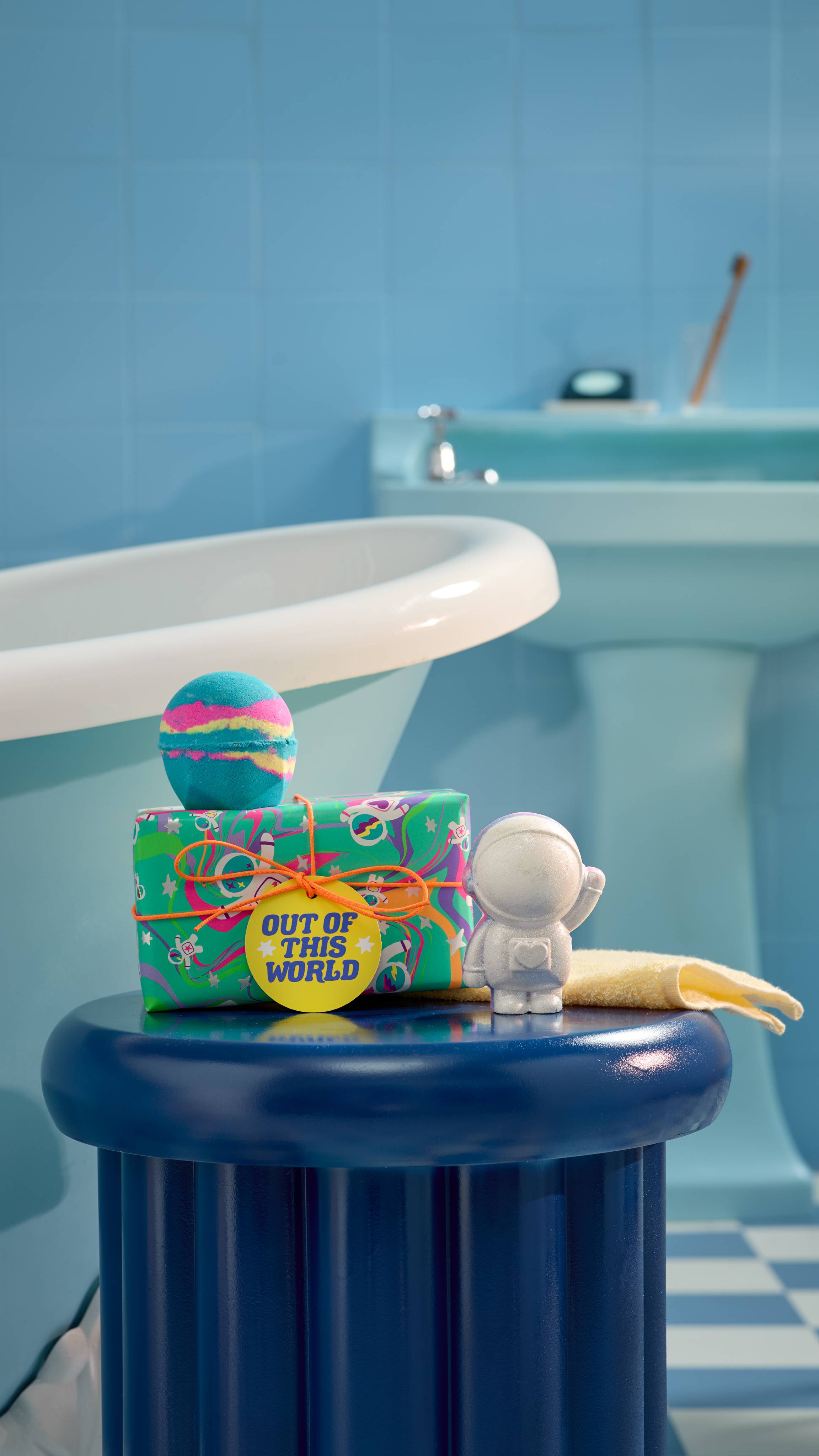 雪の豪奢 アウトオブディスワールド ギフト | LUSH 乳液・ミルク