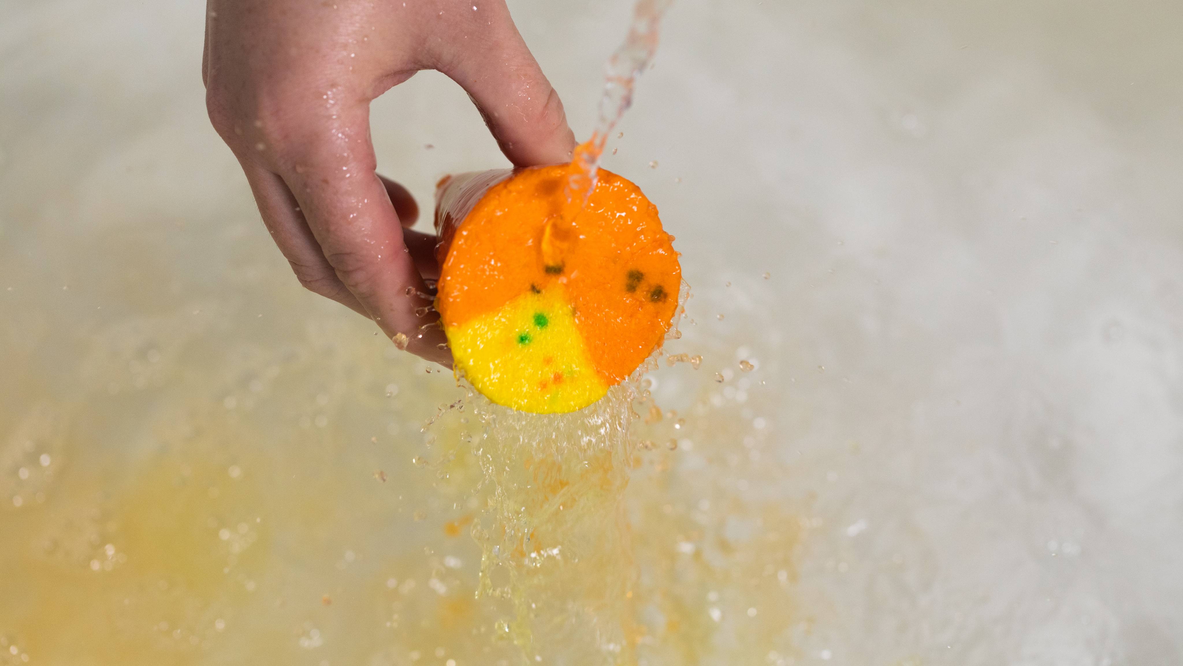 パーティー ポッパー バブルバー | LUSH