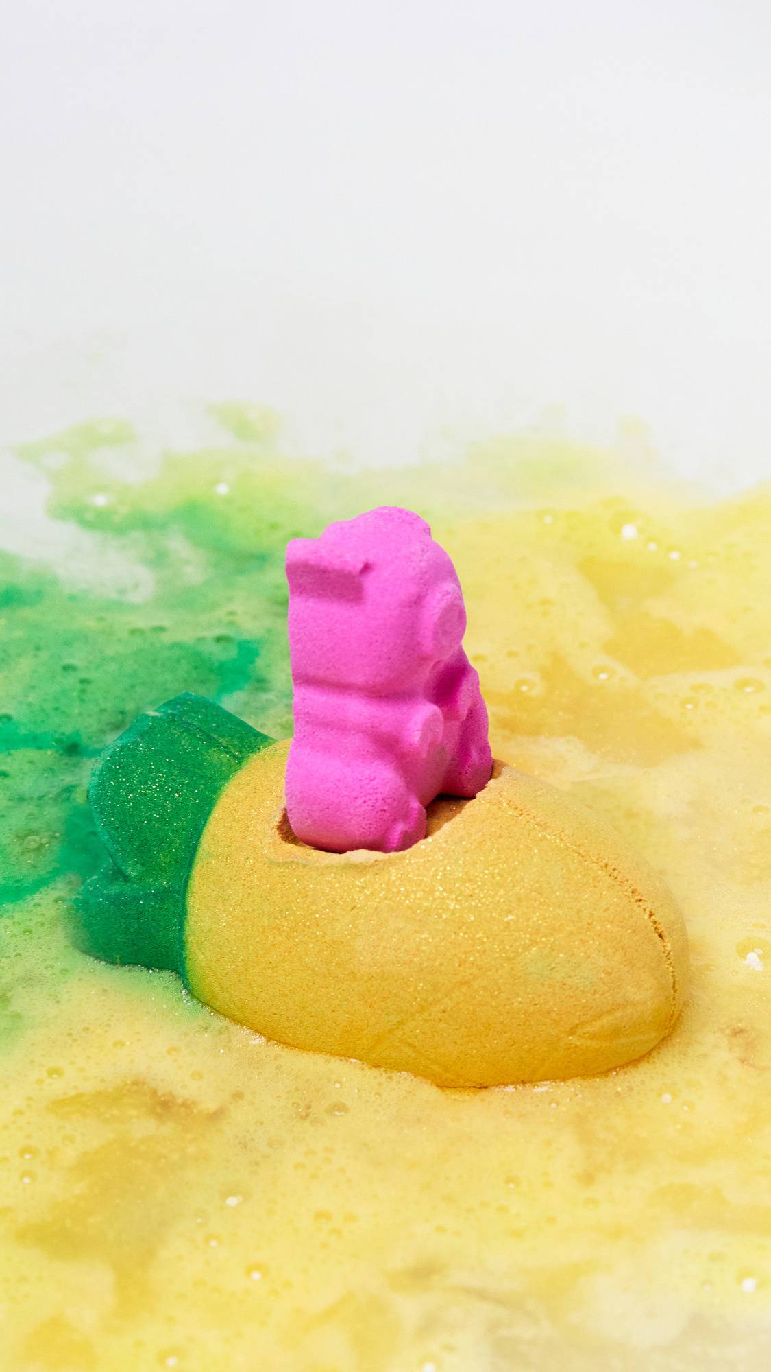 ピッグインアポーク バスボム | LUSH