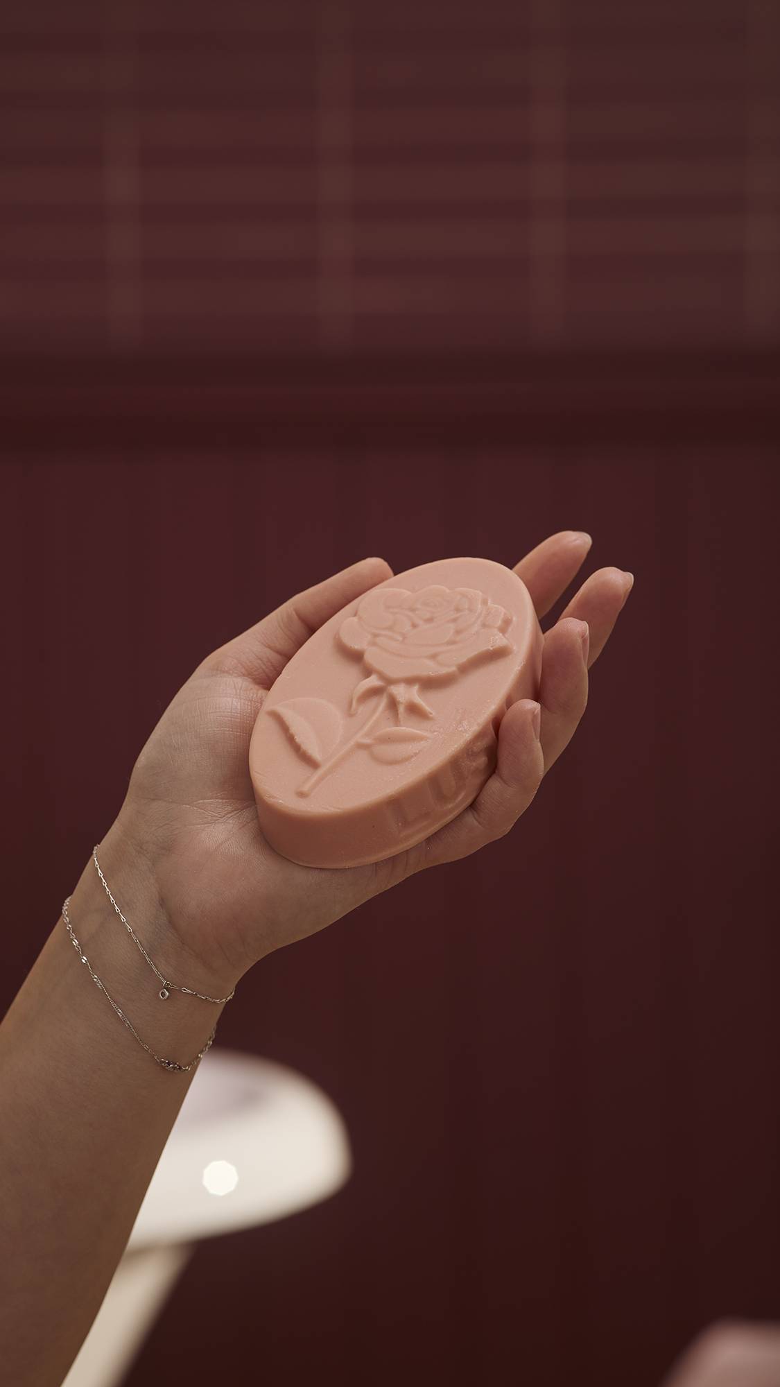 激安ブランド ロウィーナ・バード LUSH | マッサージバー ボディクリーム