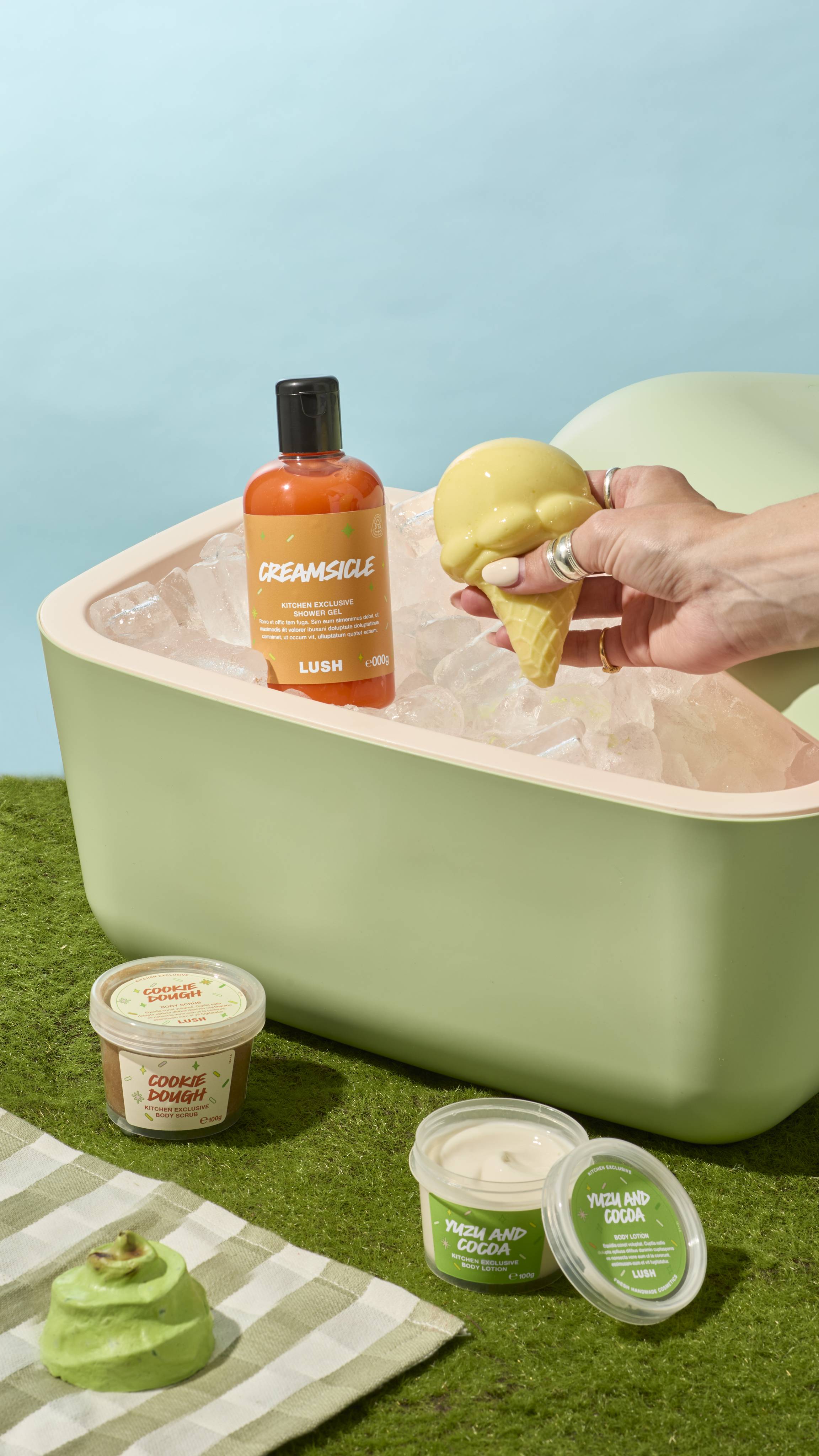 驚きの値段 Kitchen LUSH サブスクリプション LUSH | シャワーボックス ボディソープ
