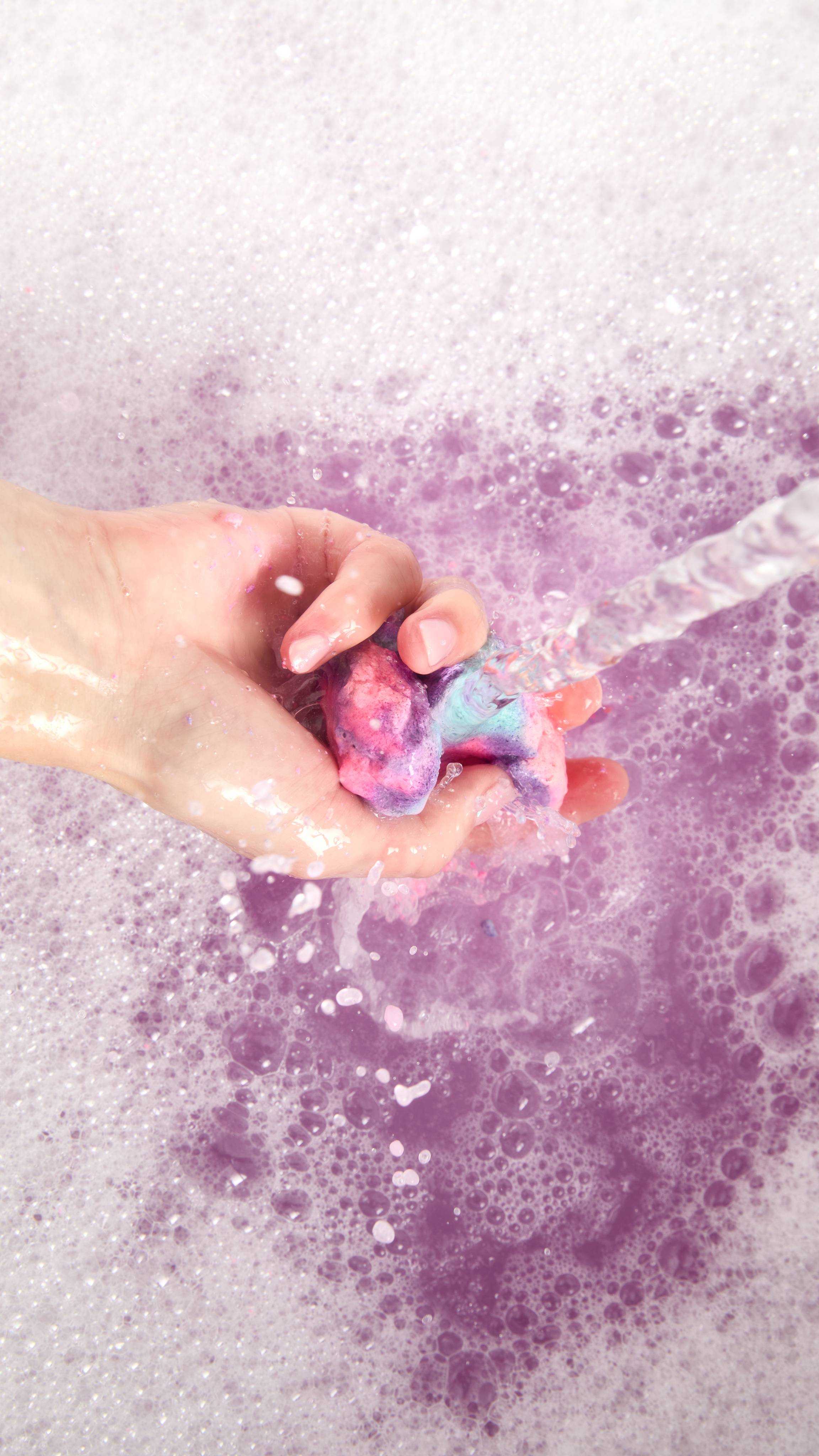 可愛いクリスマスツリーやギフトが！ クリスマスベイジング オブ アート ギフト LUSH | ラッピング・包装