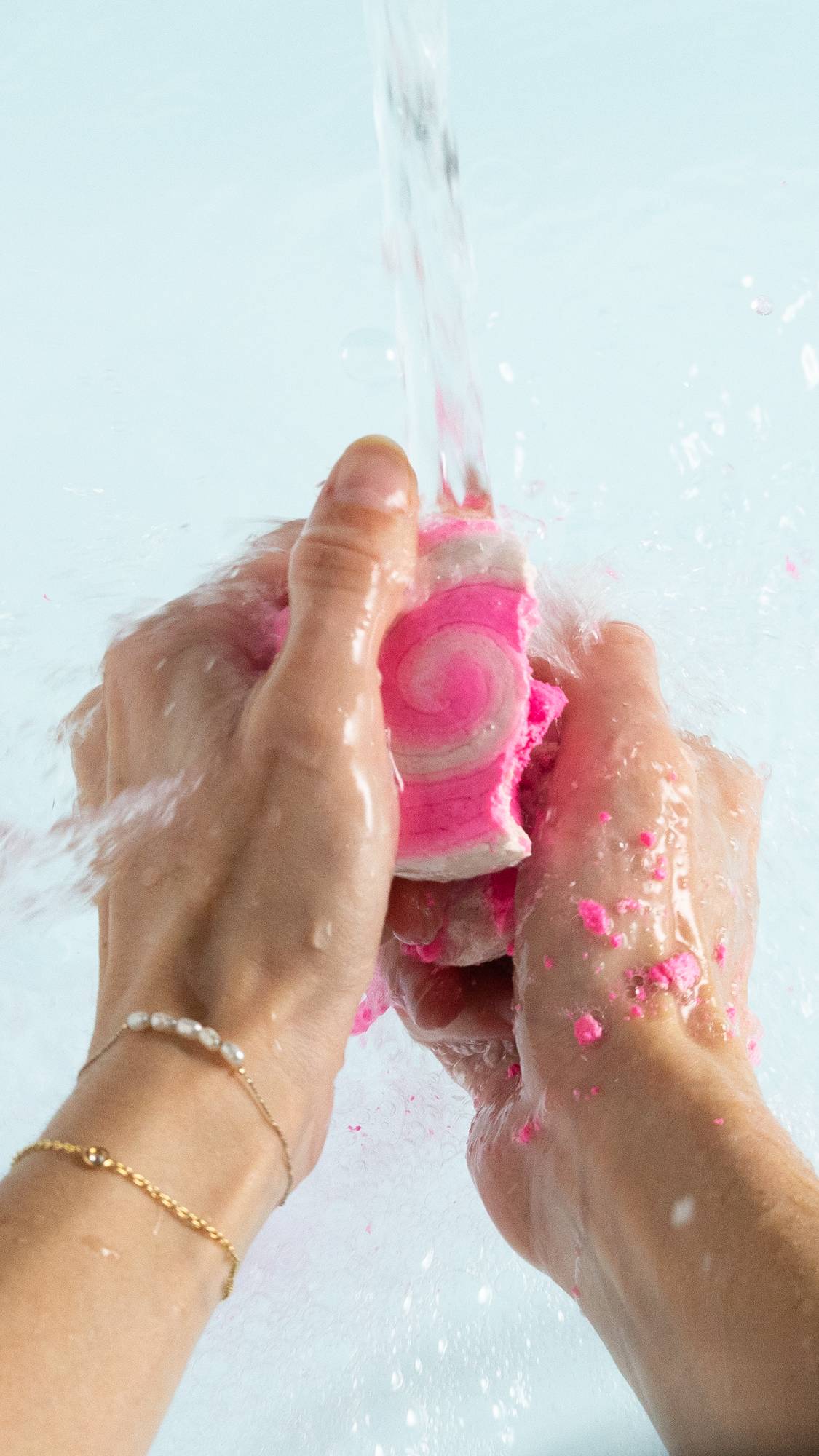 【12/14〜16発送できません】LUSH/スノータフィーパフューム LUSH スノータフィー パフューム 30ml