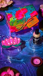 sparkle_and_blossom_gift_diwal
