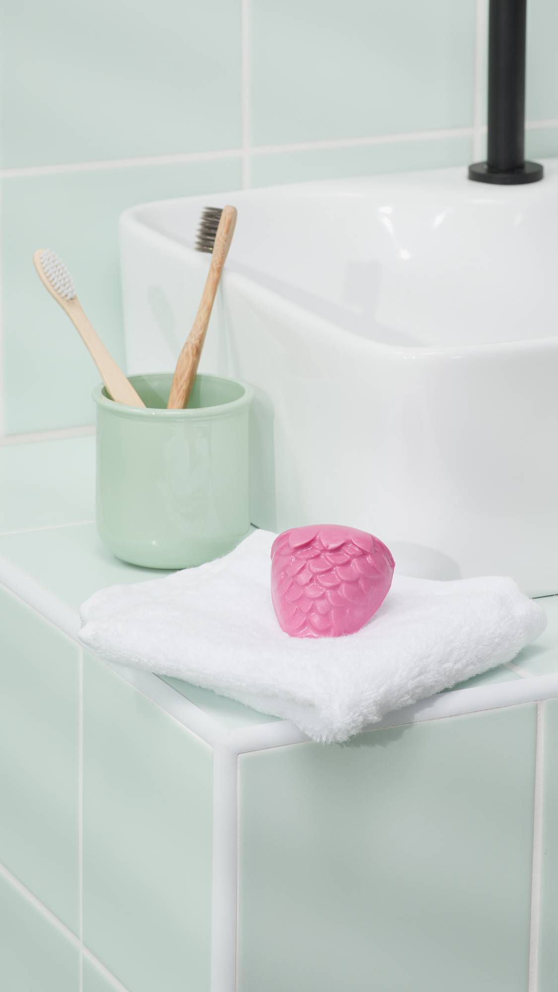 摘みたてベリー 洗顔料 ガミーフェイスウォッシュ | LUSH