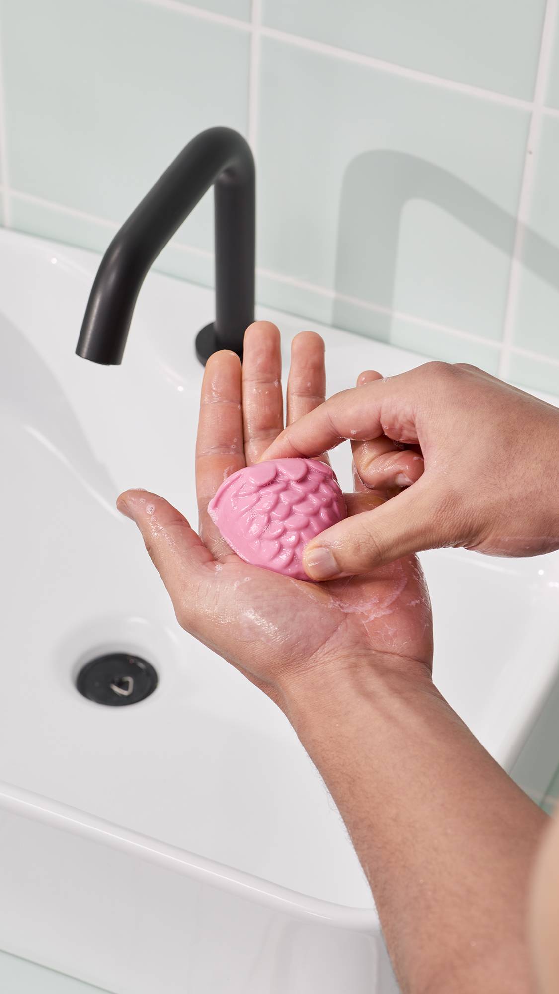 摘みたてベリー 洗顔料 ガミーフェイスウォッシュ | LUSH