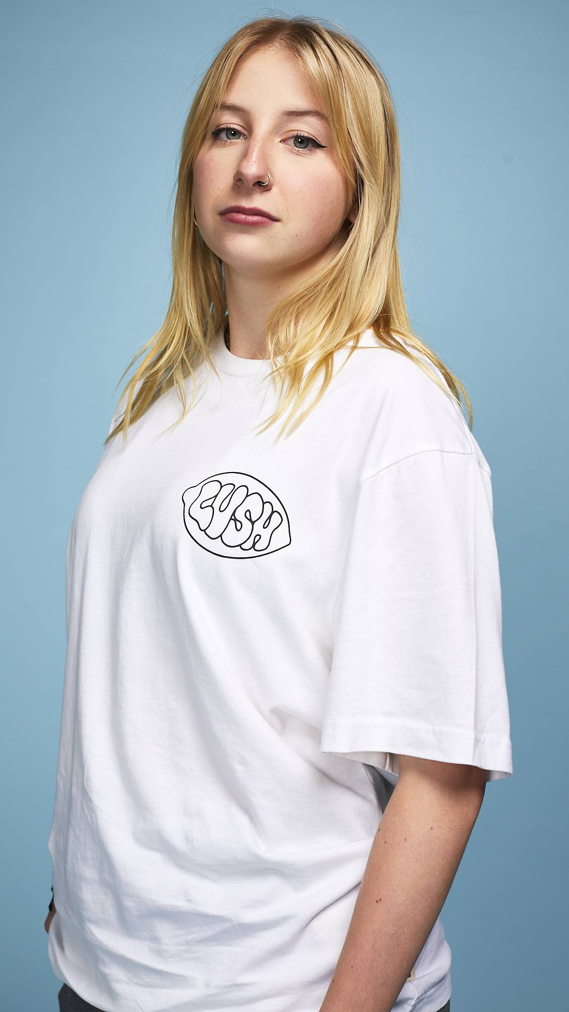 ★GLOWNY★ LUSH SWIRL MODAL TEE WHITE MELANGE GY25LWTS003WM MUSINSA | GLOWNY LUSH SWIRL MODAL TEE (WHITE)